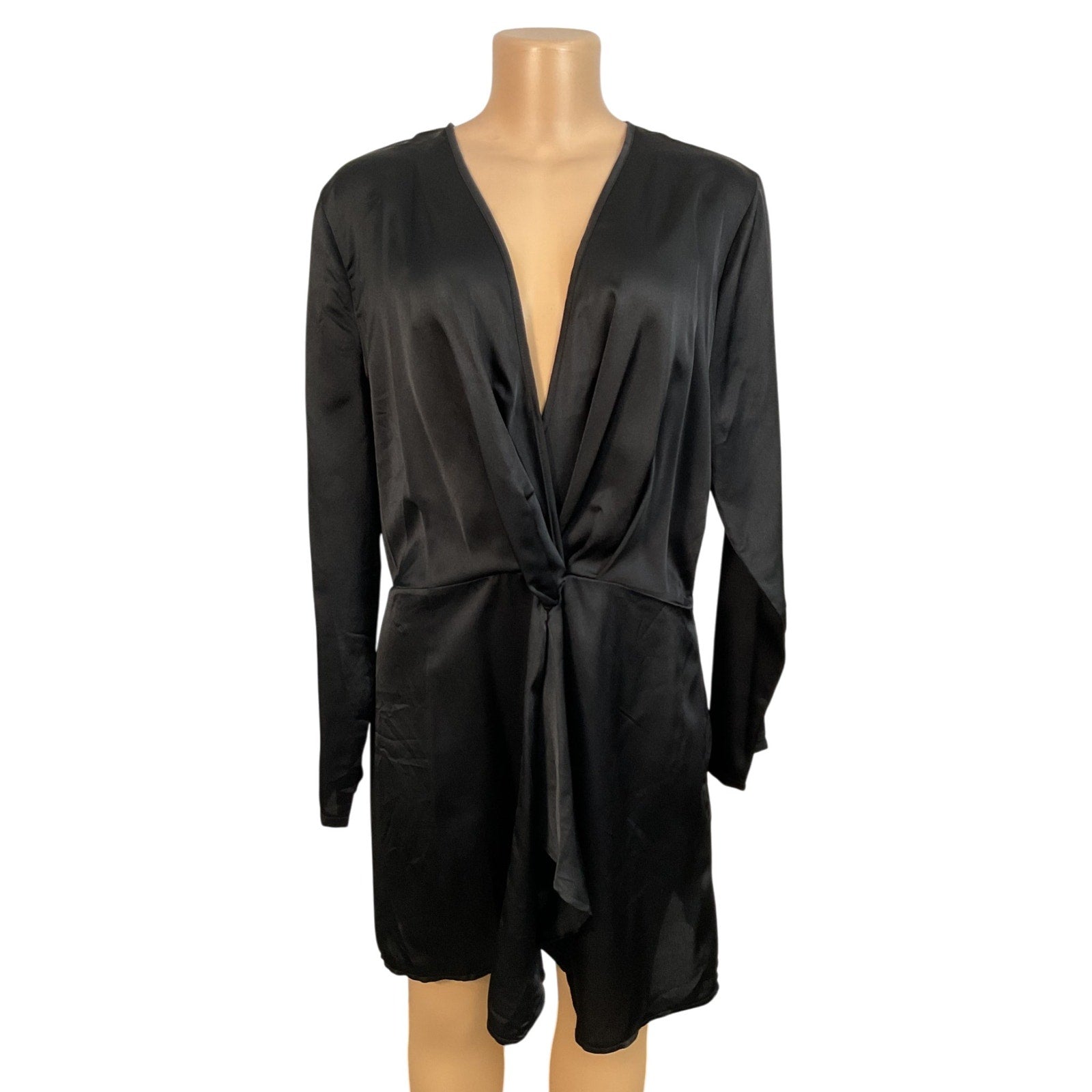 Vestido 14 (PRETTYLITTLETHING)