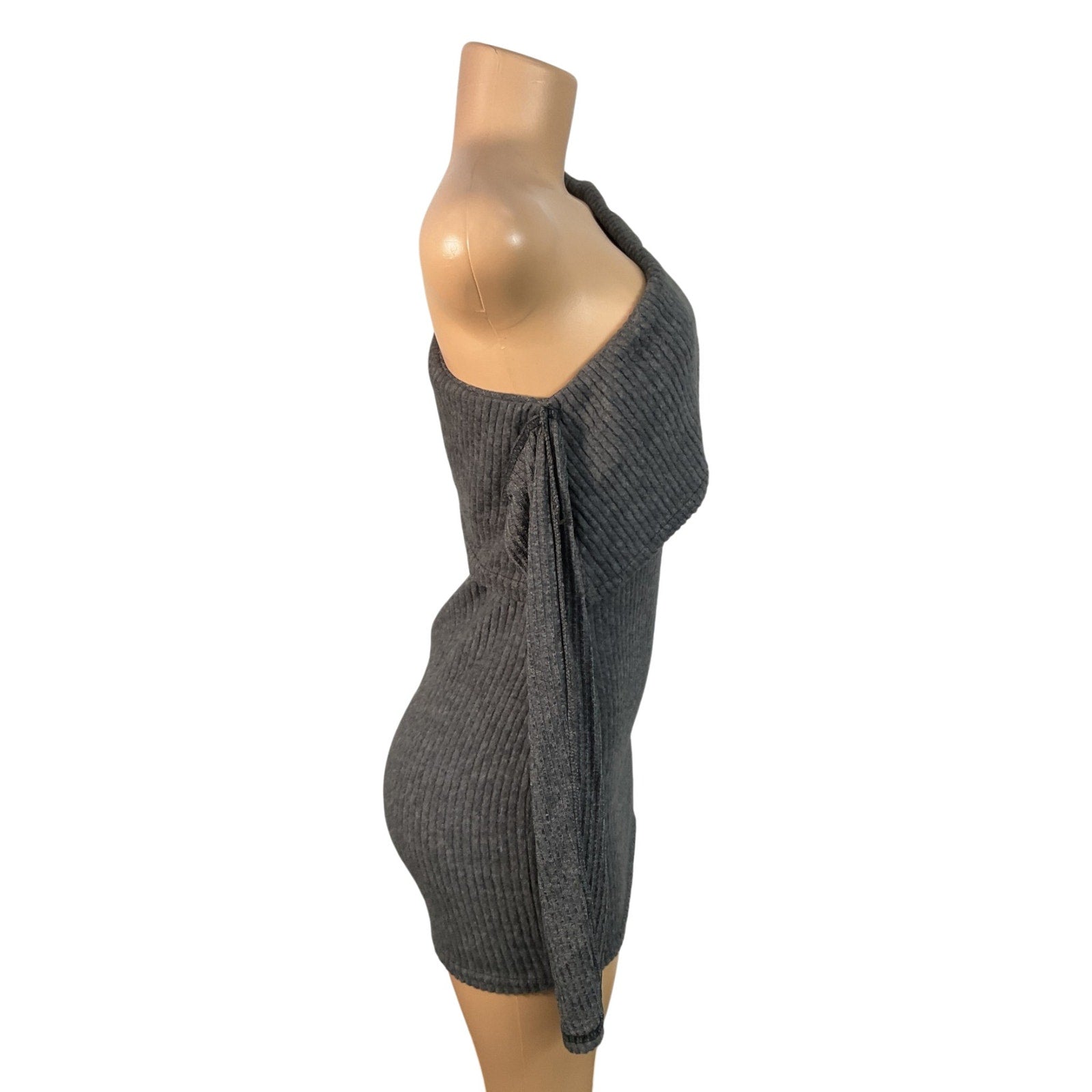 Vestido 6 (PRETTYLITTLETHING)