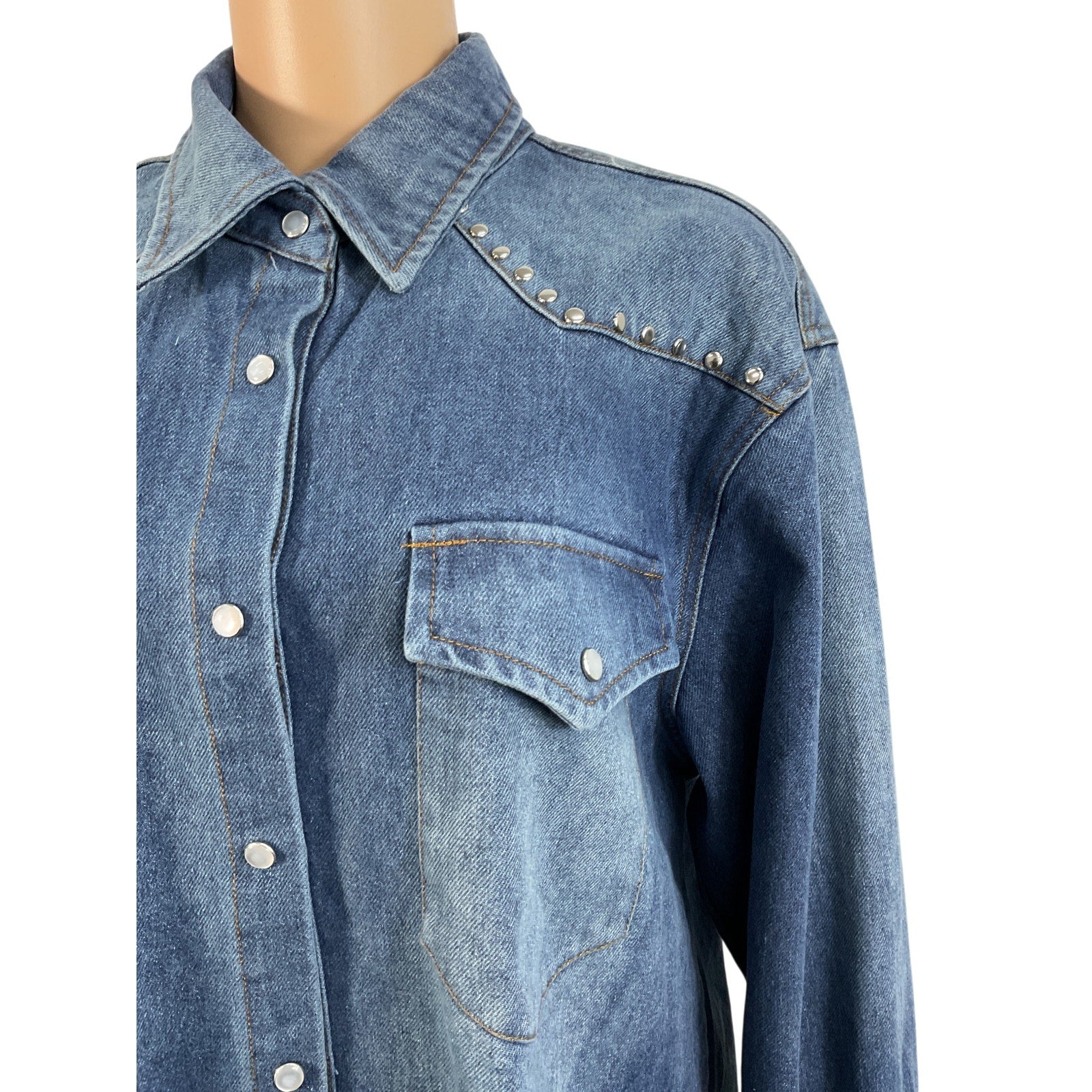 Chaqueta L (Fashion Nova)