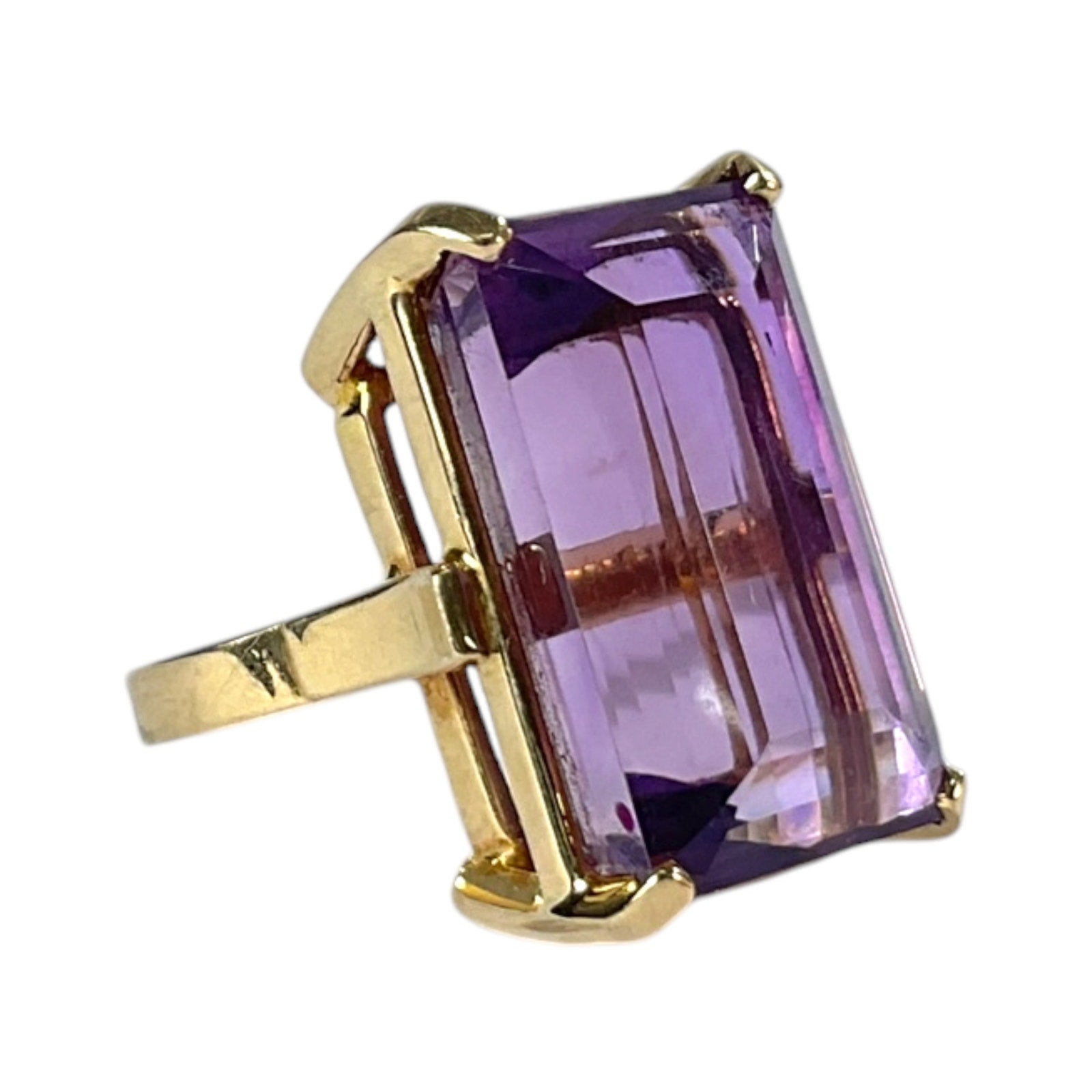 Anillo de oro