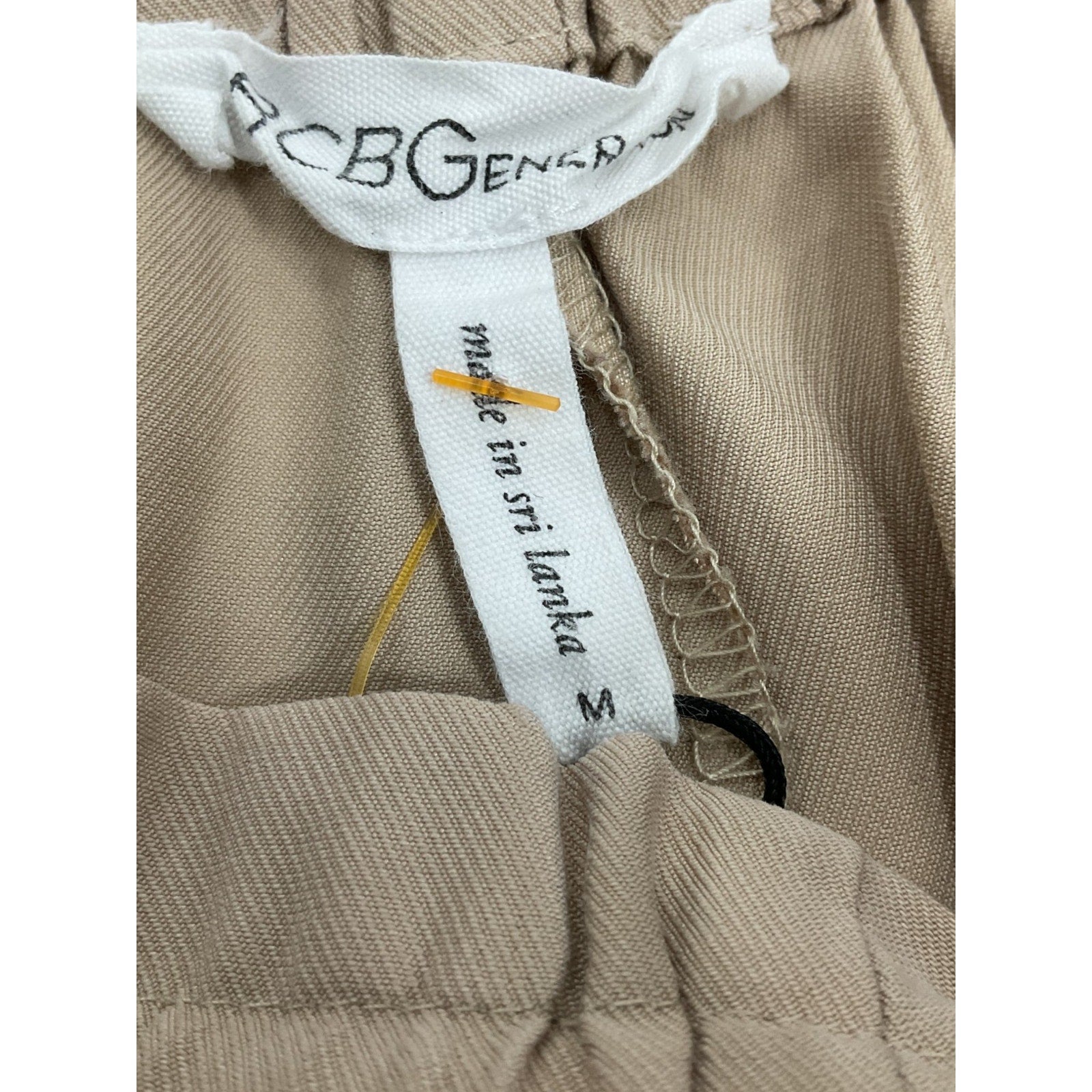 Short M (BCBG)