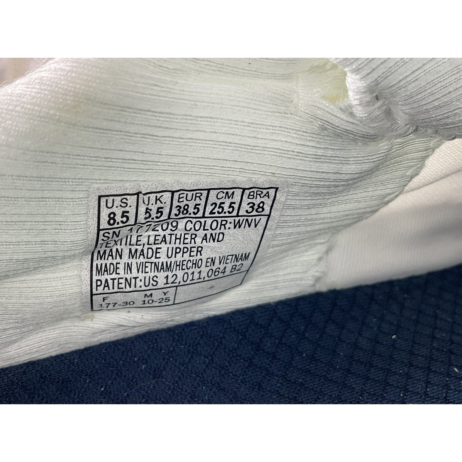 Tenis 8.5 (Skechers)
