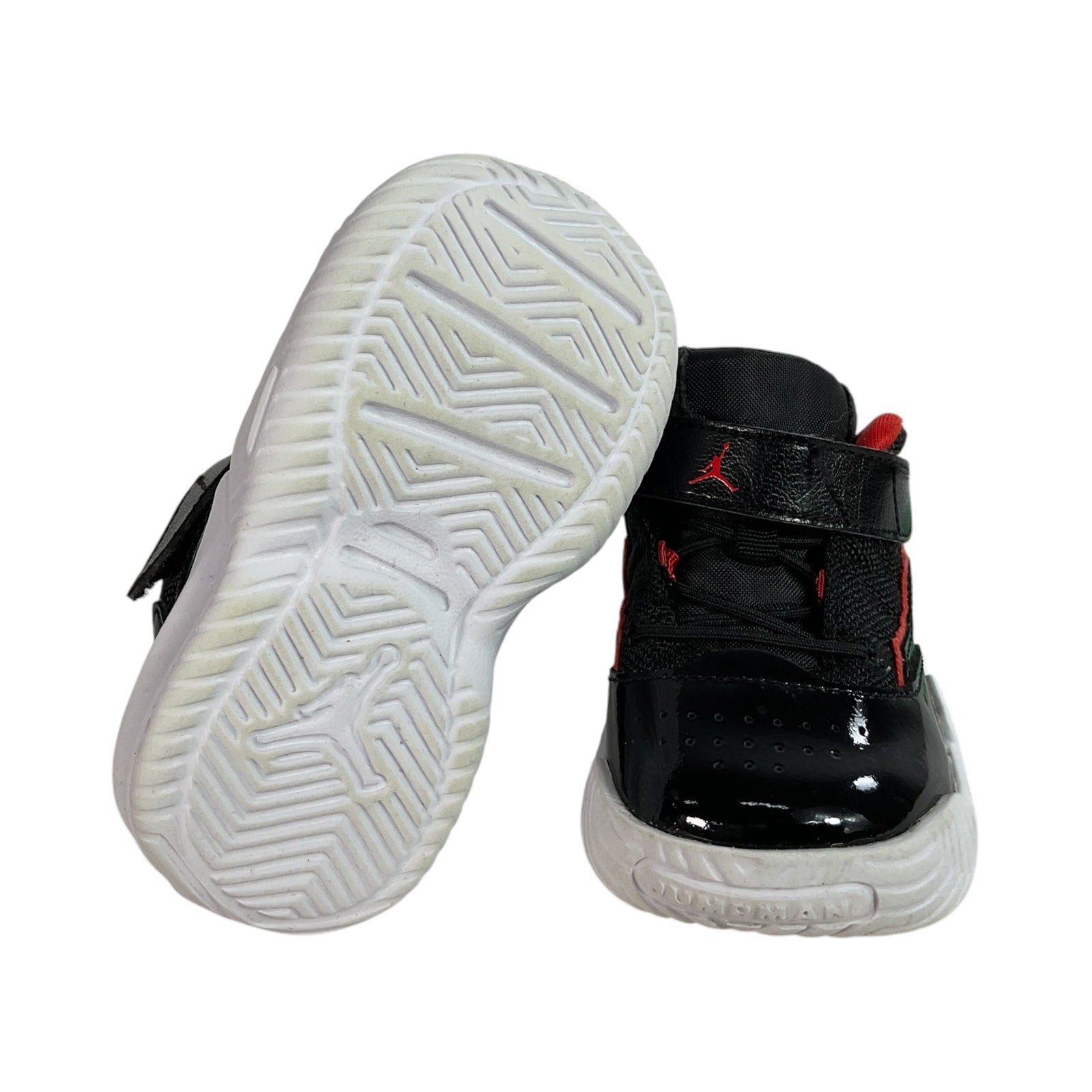 Tenis niño 5 (Jordan)