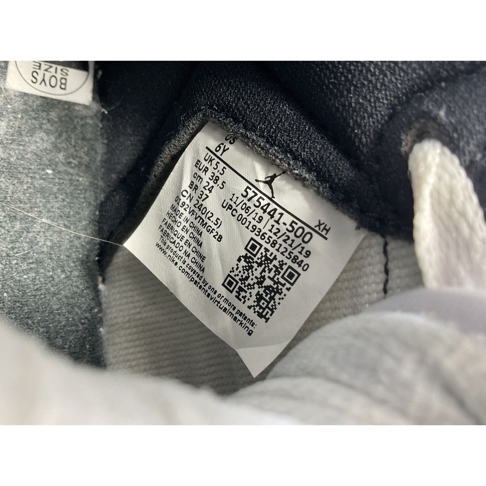 Tenis 6Y (Nike x Jordan)