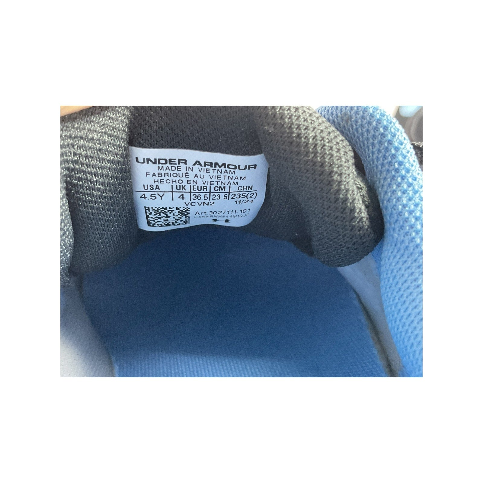 Tenis niño 4.5Y (Under Armour)