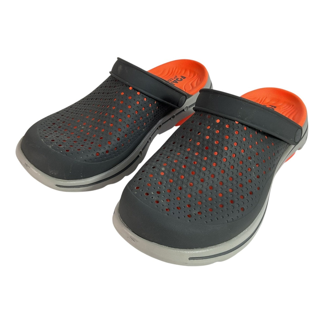 11 (Skechers)