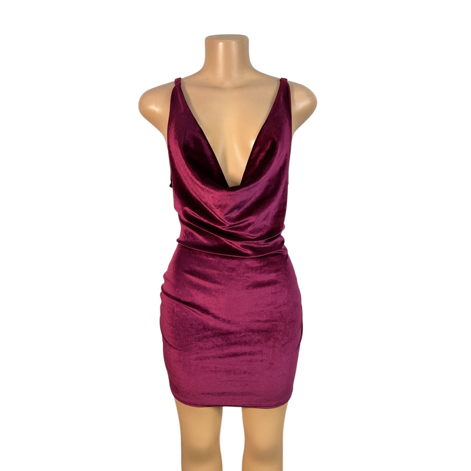 Vestido 8 (PRETTYLITTLETHING)