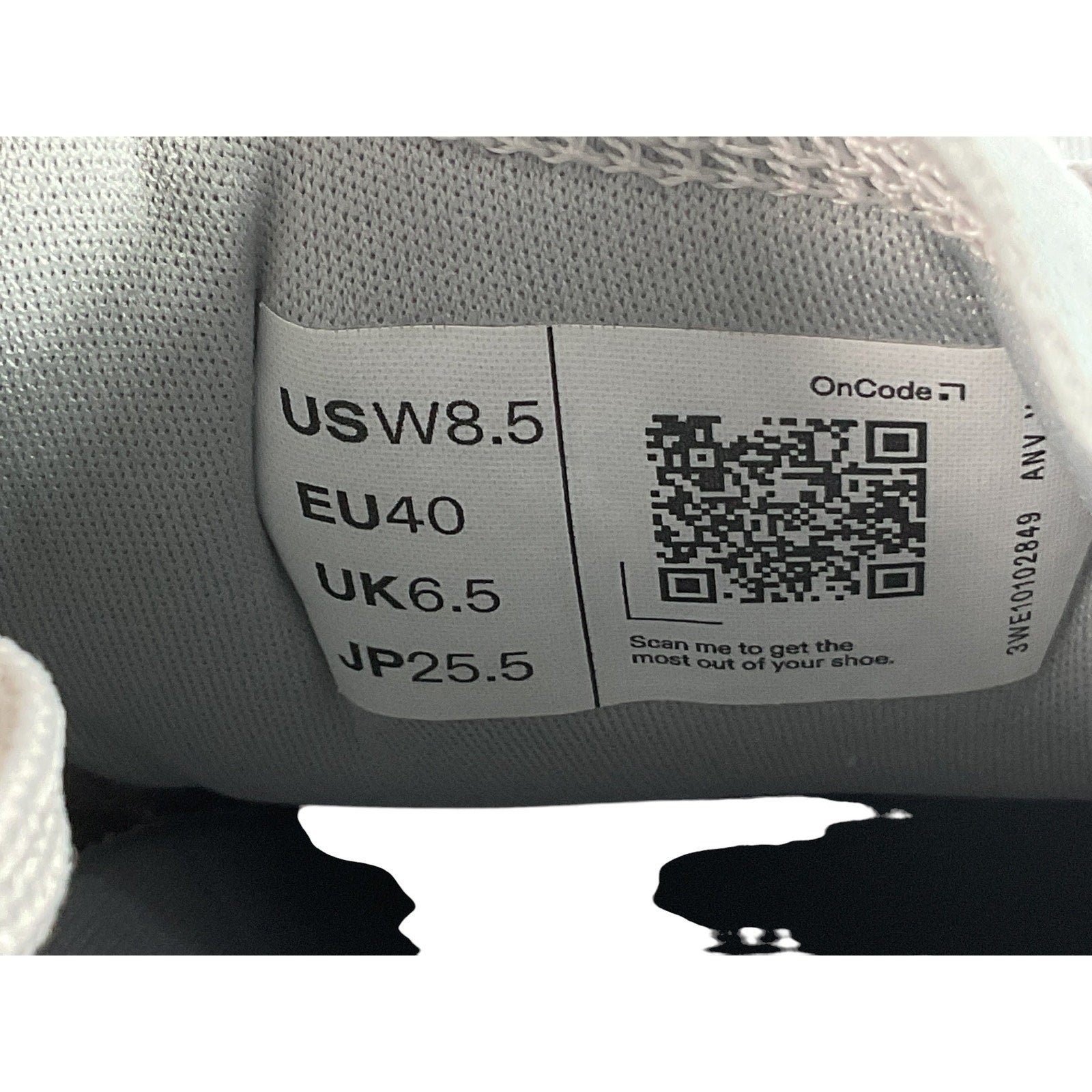 Tenis 8.5 (On Cloud)