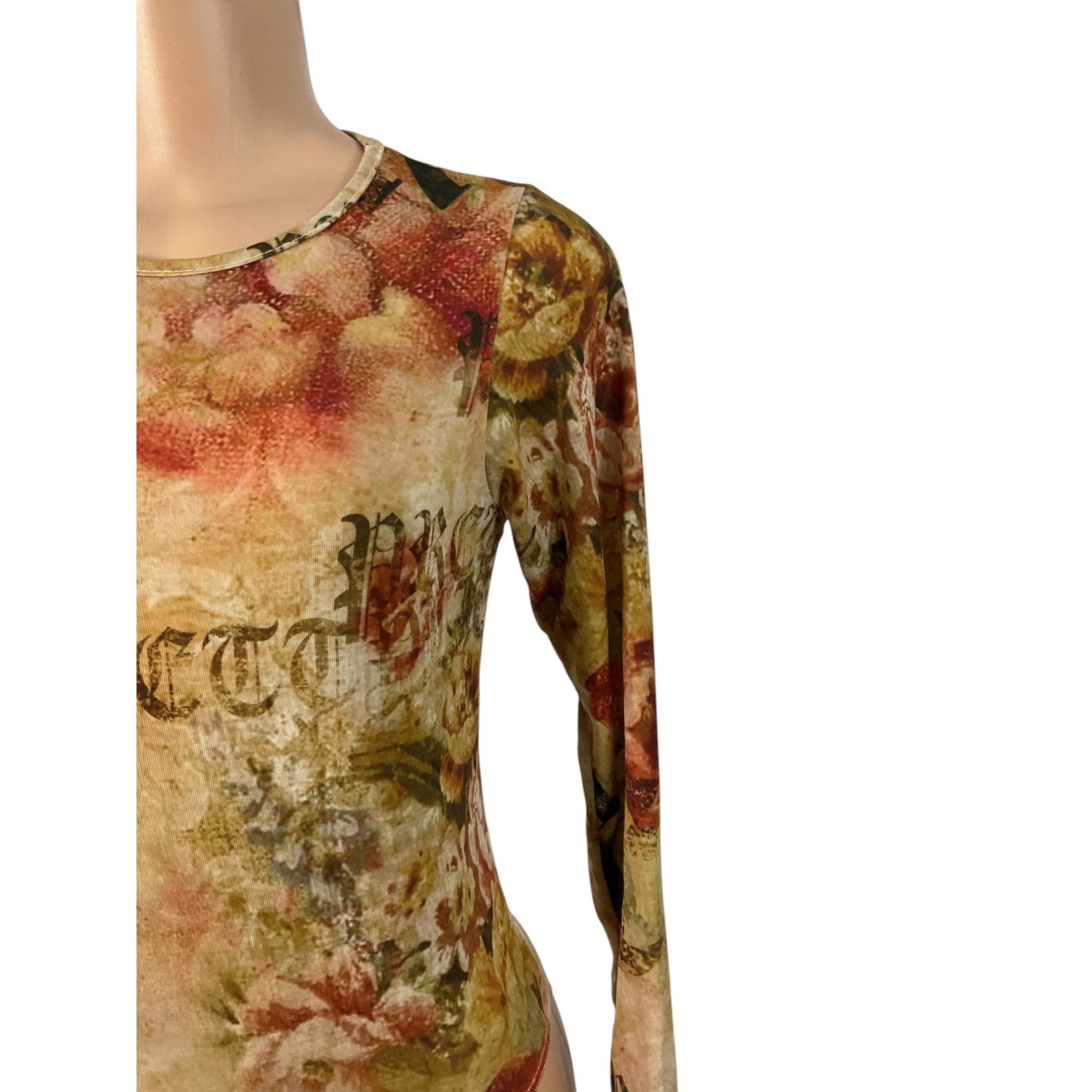 Blusa 6 (PRETTYLITTLETHING)