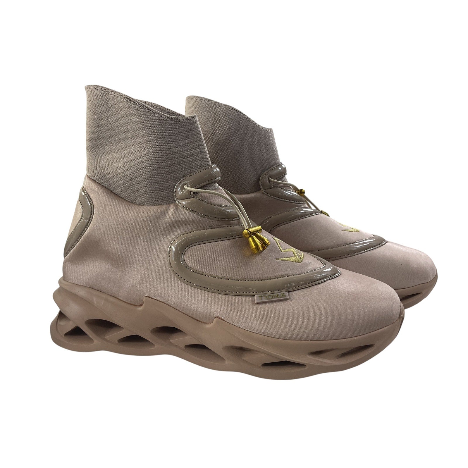 Tenis 11 (Tronus)
