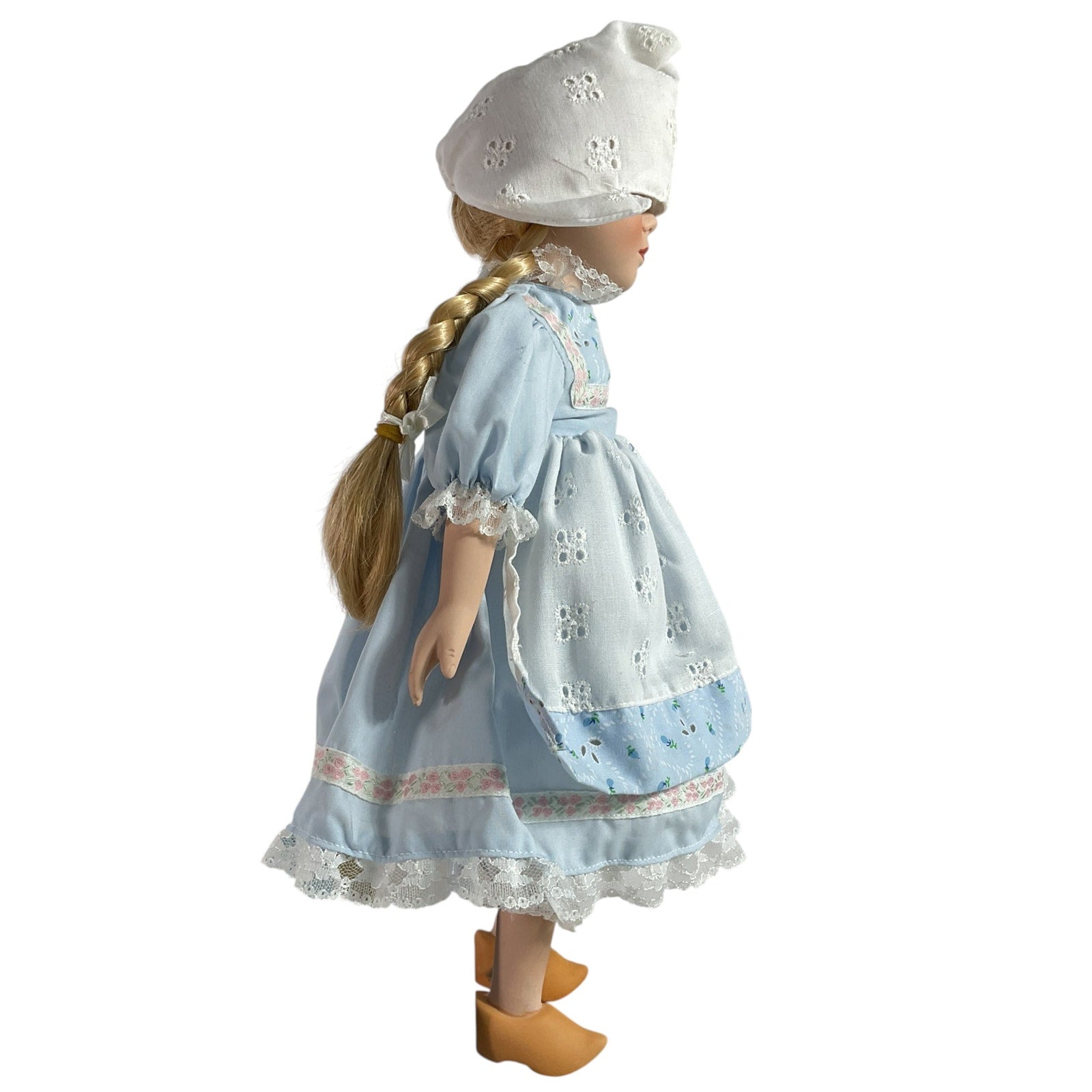 Muñeca (INTERNATIONAL DOLL)