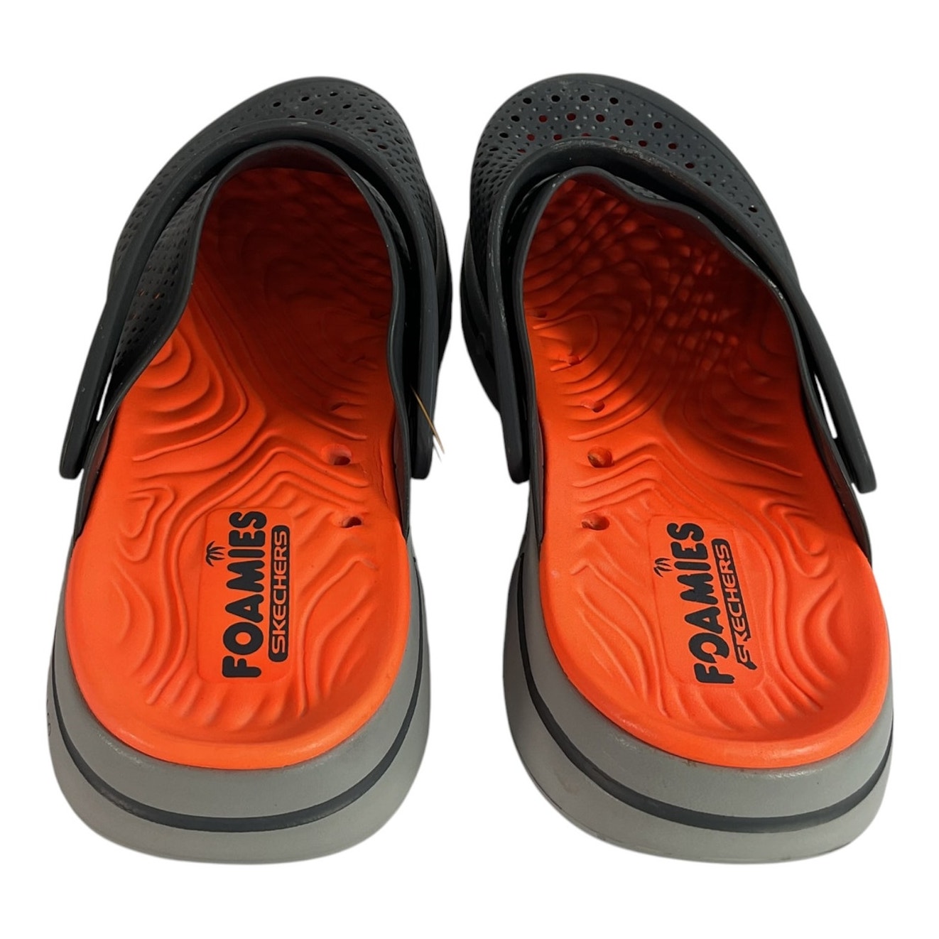 11 (Skechers)