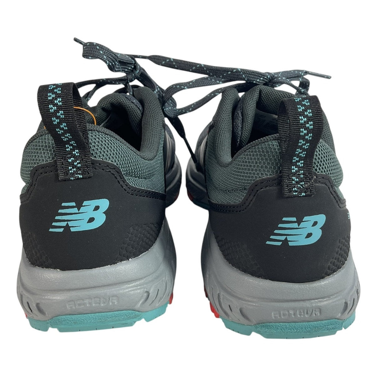 Tenis 8 (New Balance)