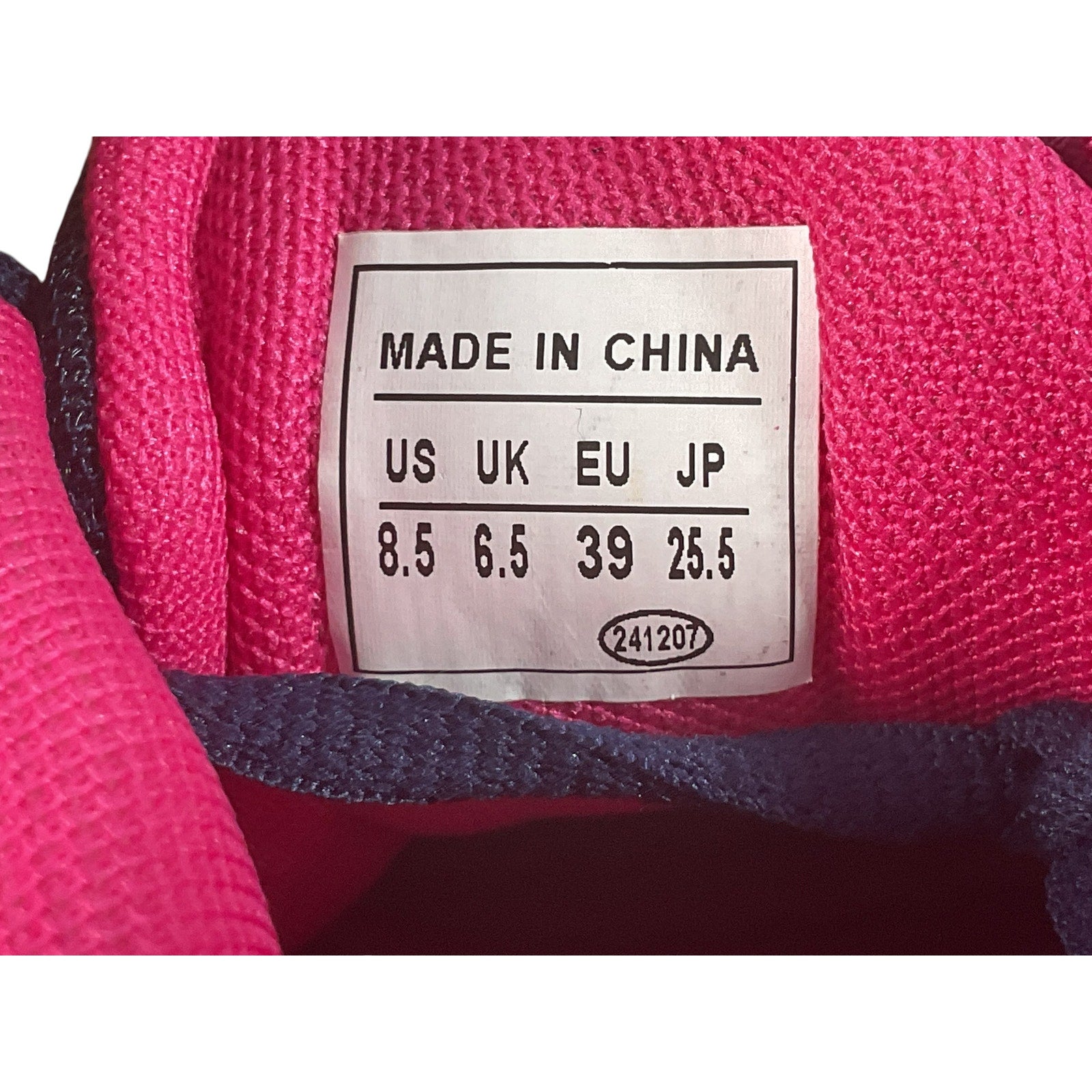 Tenis 8.5