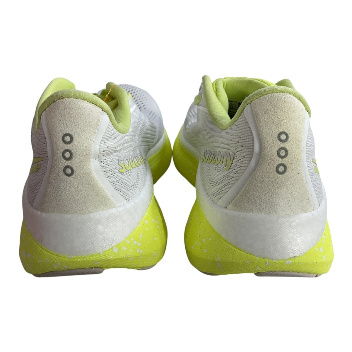 Tenis 8 (Saucony)