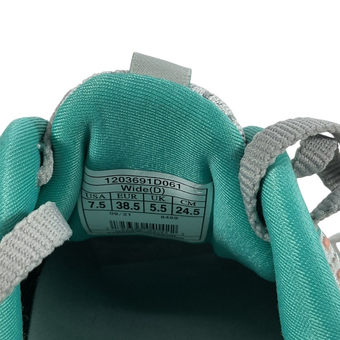 Tenis 7.5 (brooks)