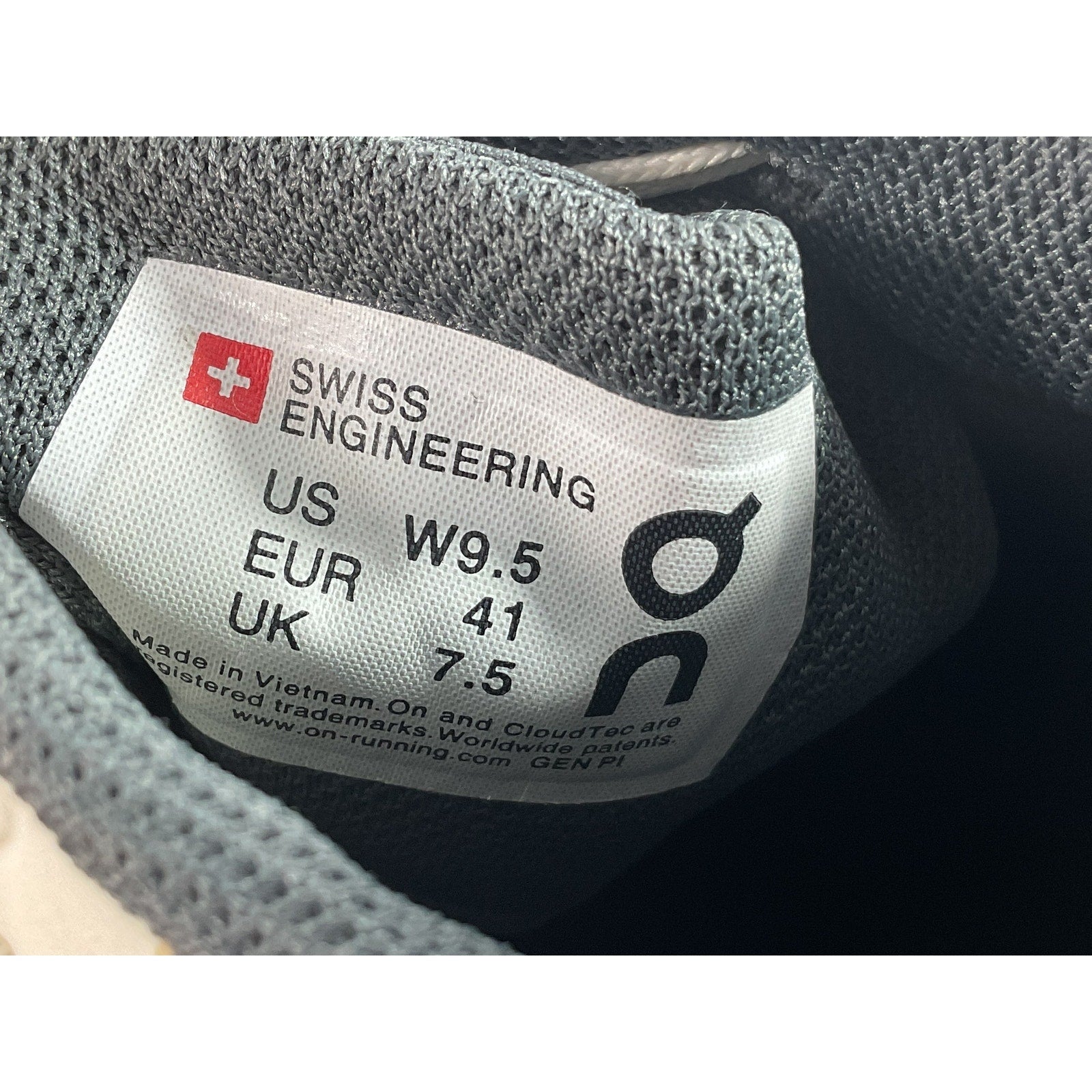 Tenis 9.5 (On Cloud)