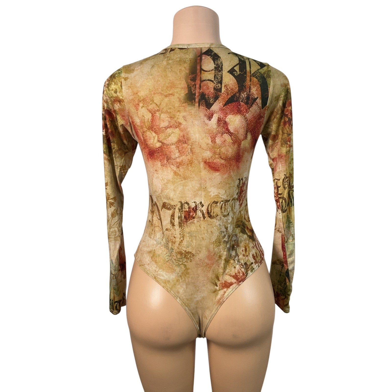 Blusa 6 (PRETTYLITTLETHING)