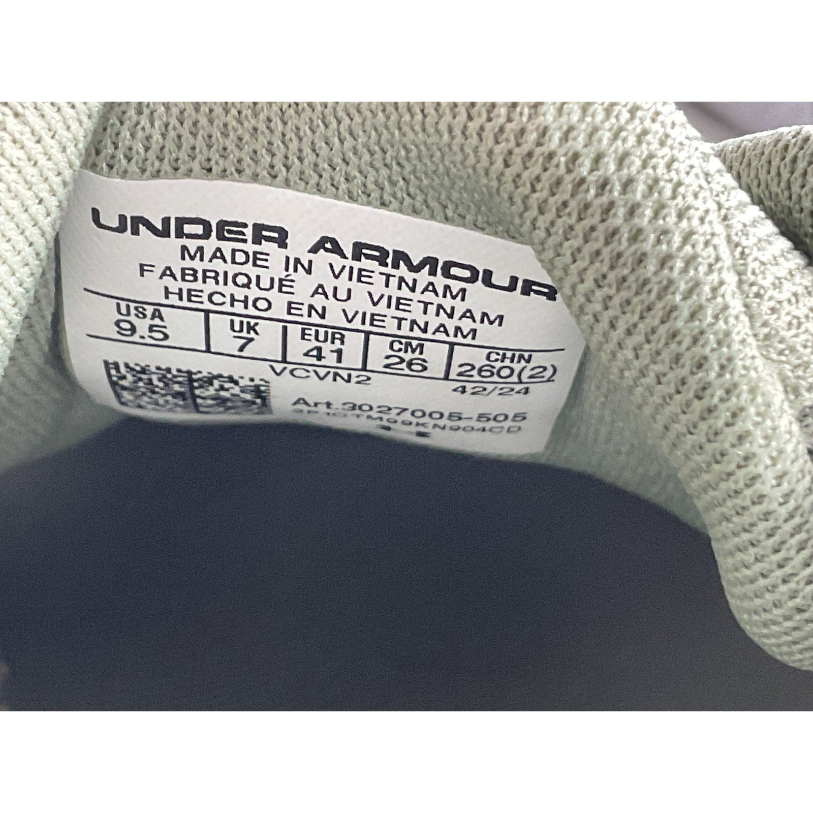 Tenis 9.5 (UNDER ARMOUR)