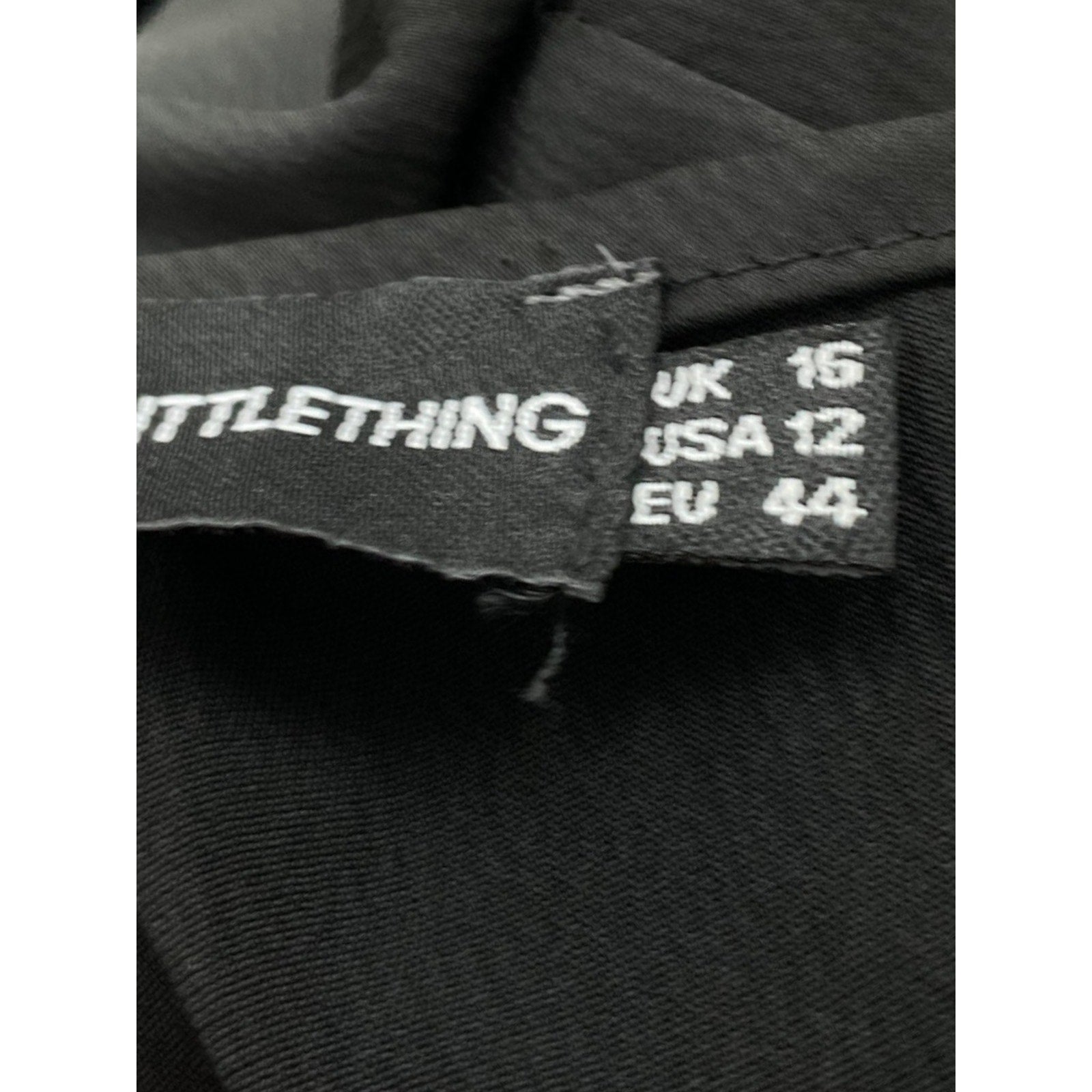 Vestido 12 (PRETTYLITTLETHING)