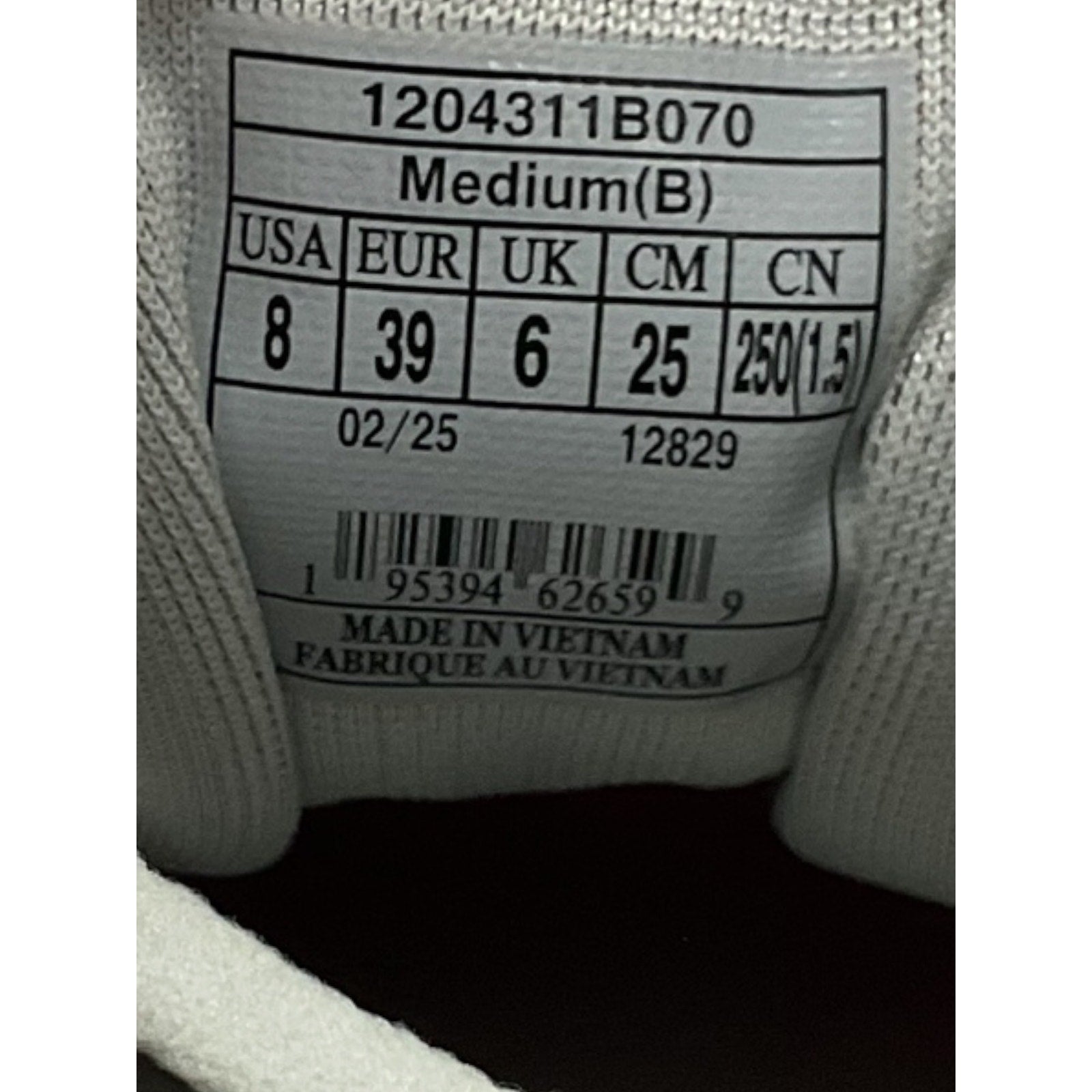 Tenis 8 (Brooks)