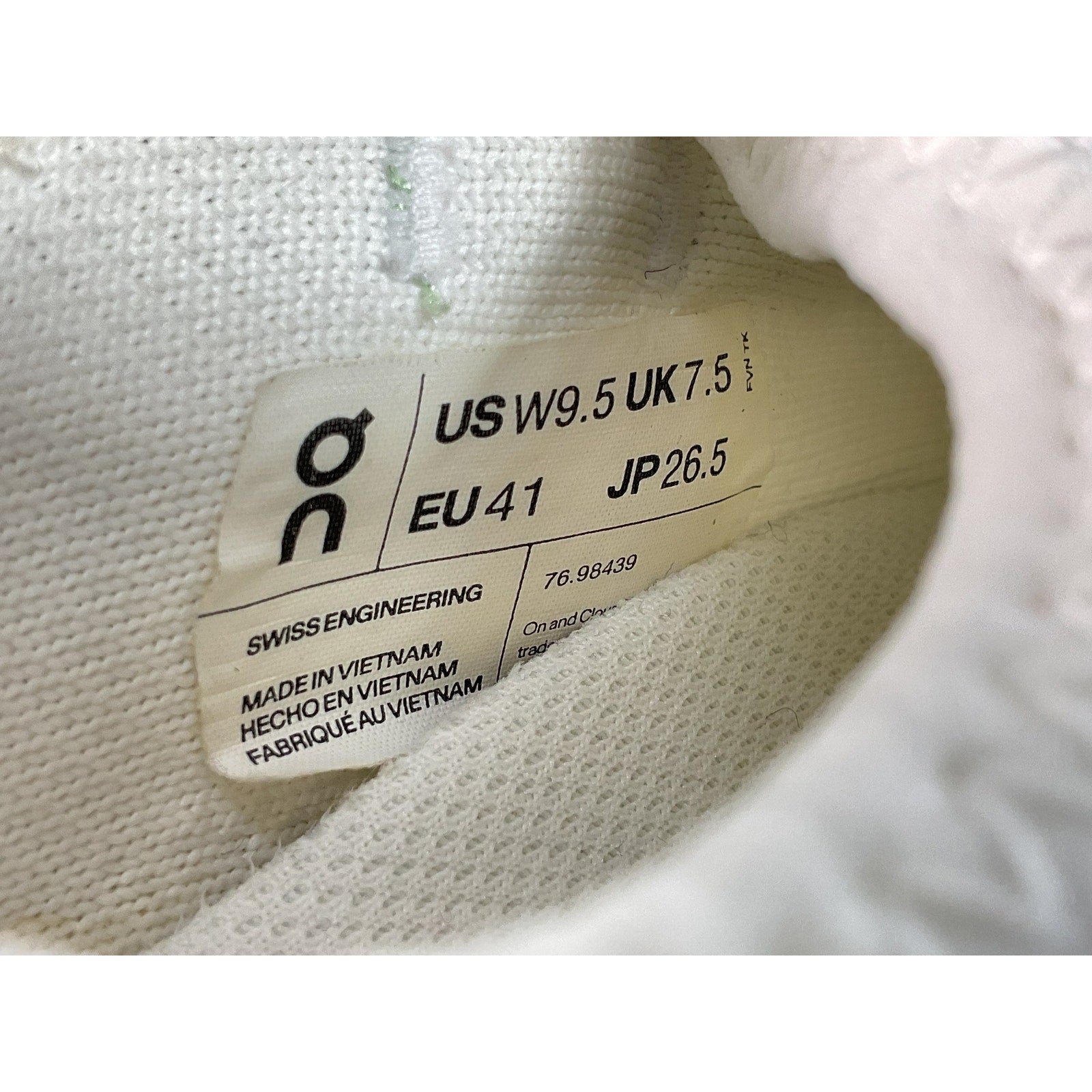 Tenis 9.5 (On Cloud)