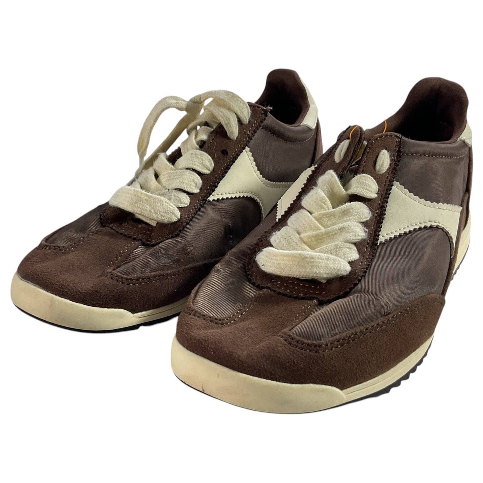 Tenis 7.5 (Universal Thread)