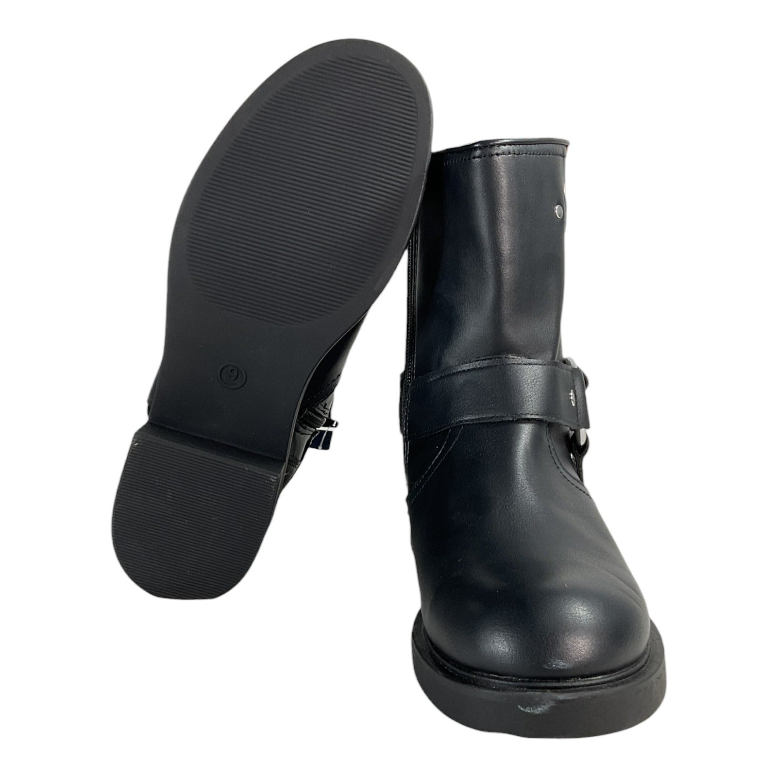 Bota 9 (Universal Thread)