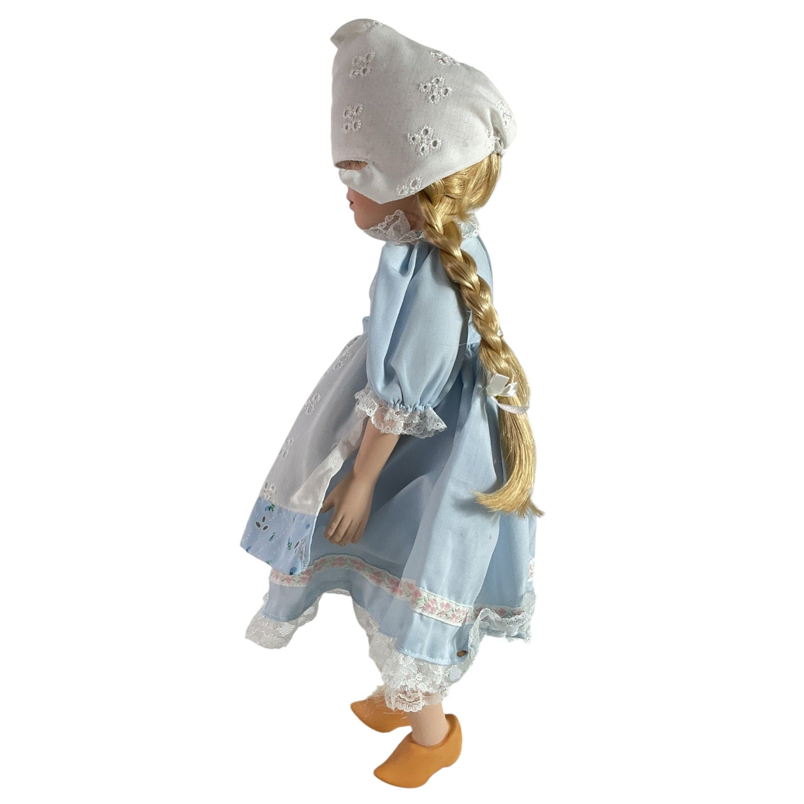 Muñeca (INTERNATIONAL DOLL)