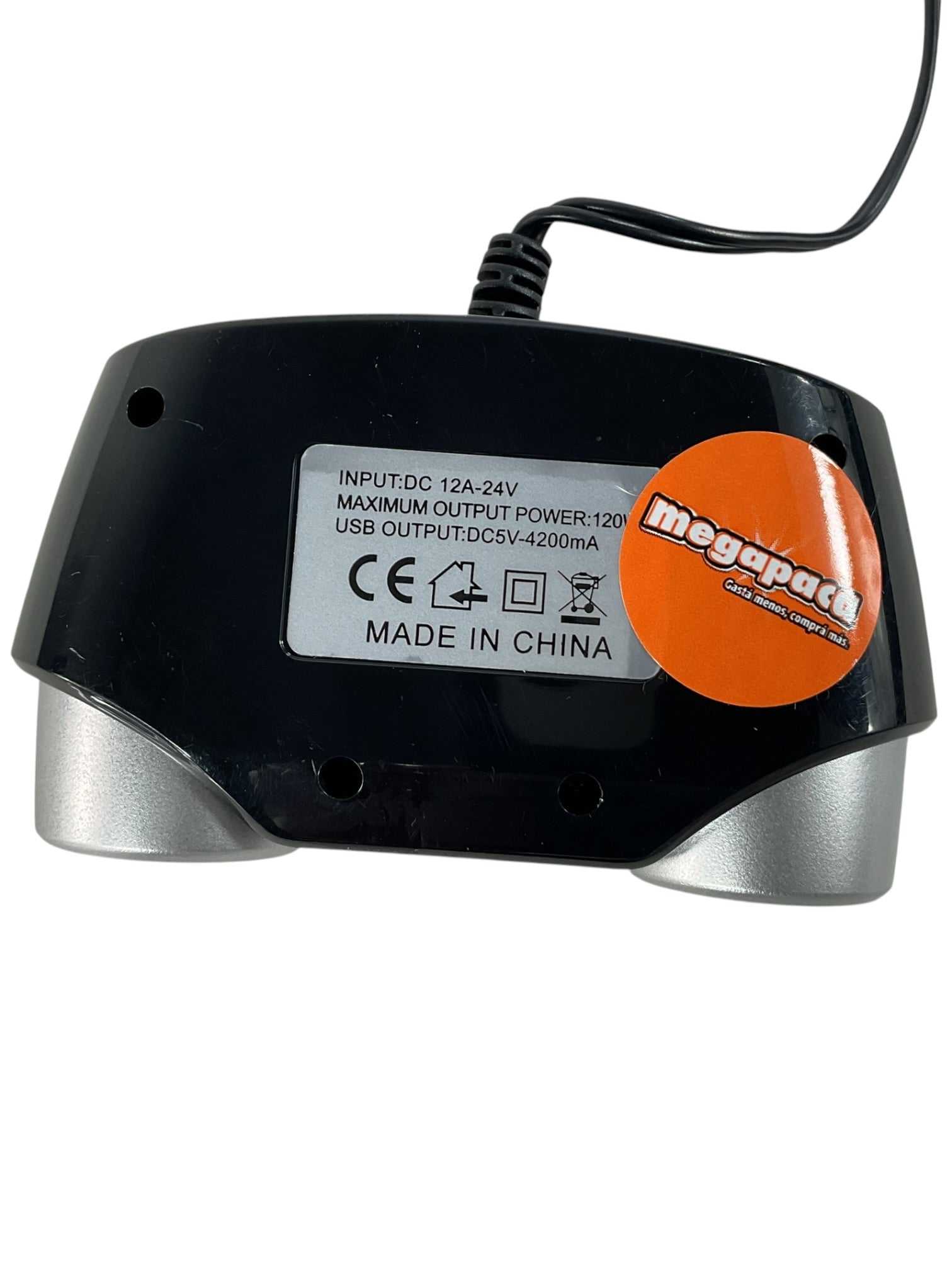 Adaptador de corriente para carro (de 12V a USB y toma DC)