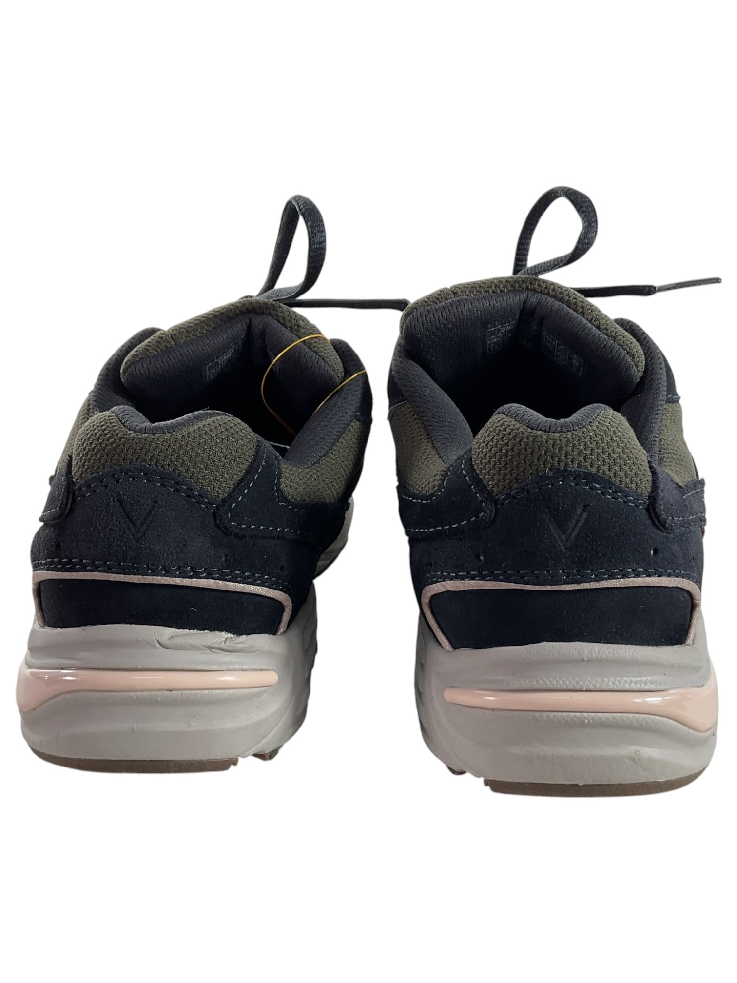 Tenis  8.5 (VIONIC)