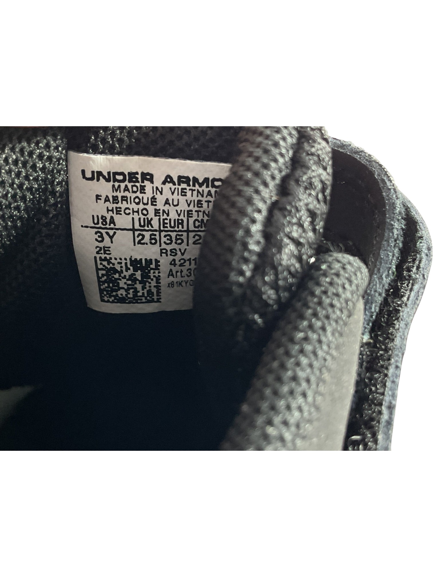 Tenis niño 3Y (UNDER ARMOUR)