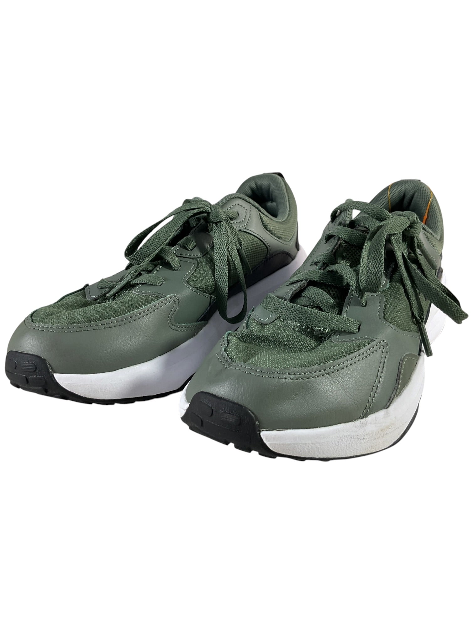 Tenis 9.5 (UNDER ARMOUR)