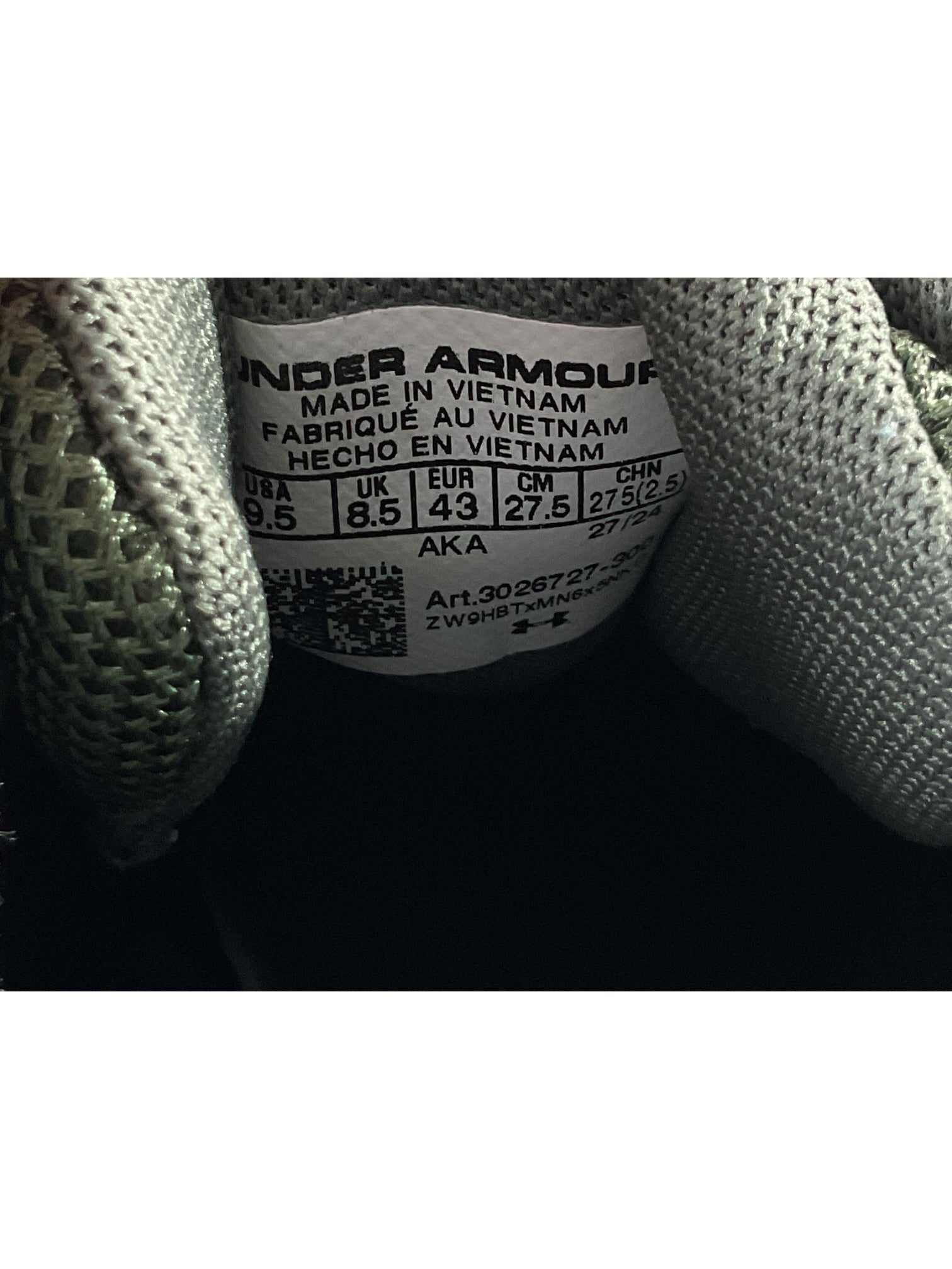 Tenis 9.5 (UNDER ARMOUR)