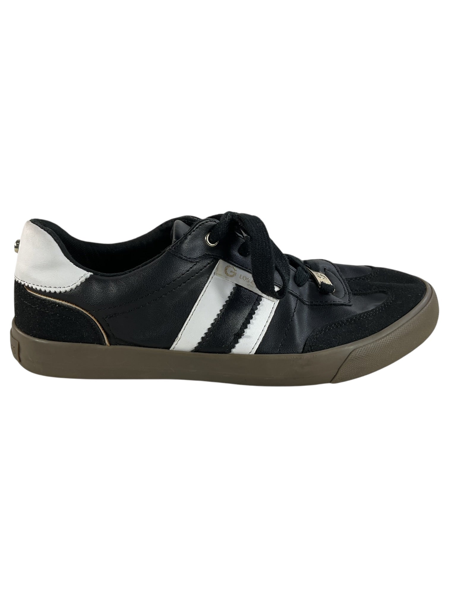 Tenis 8.5