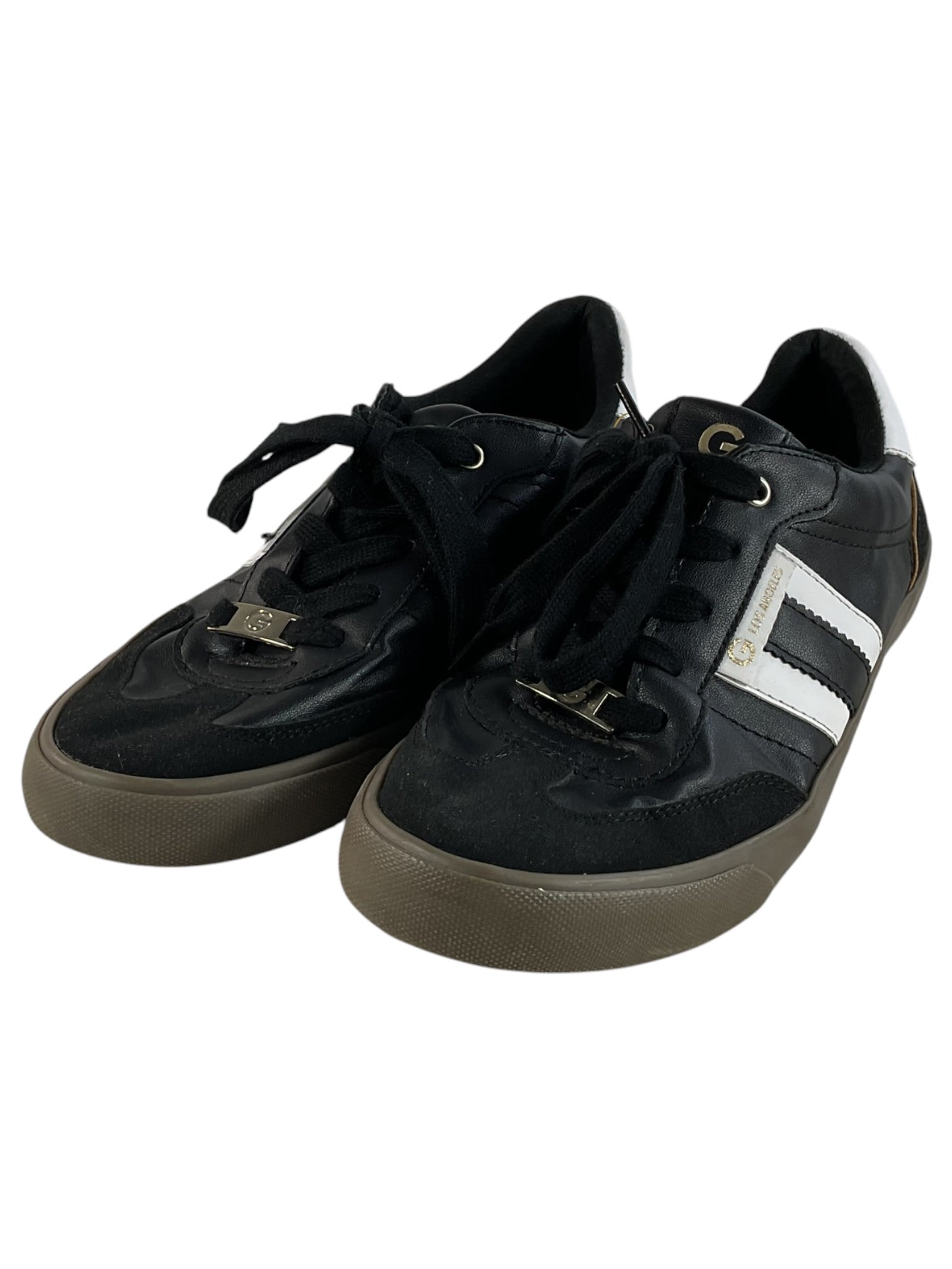Tenis 8.5
