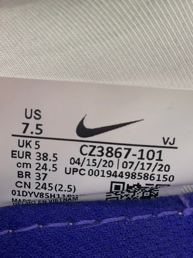 Tenis 7.5 (Nike)