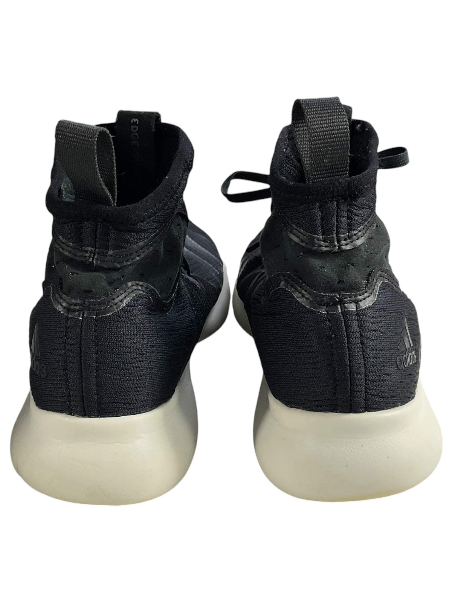 Tenis 8.5