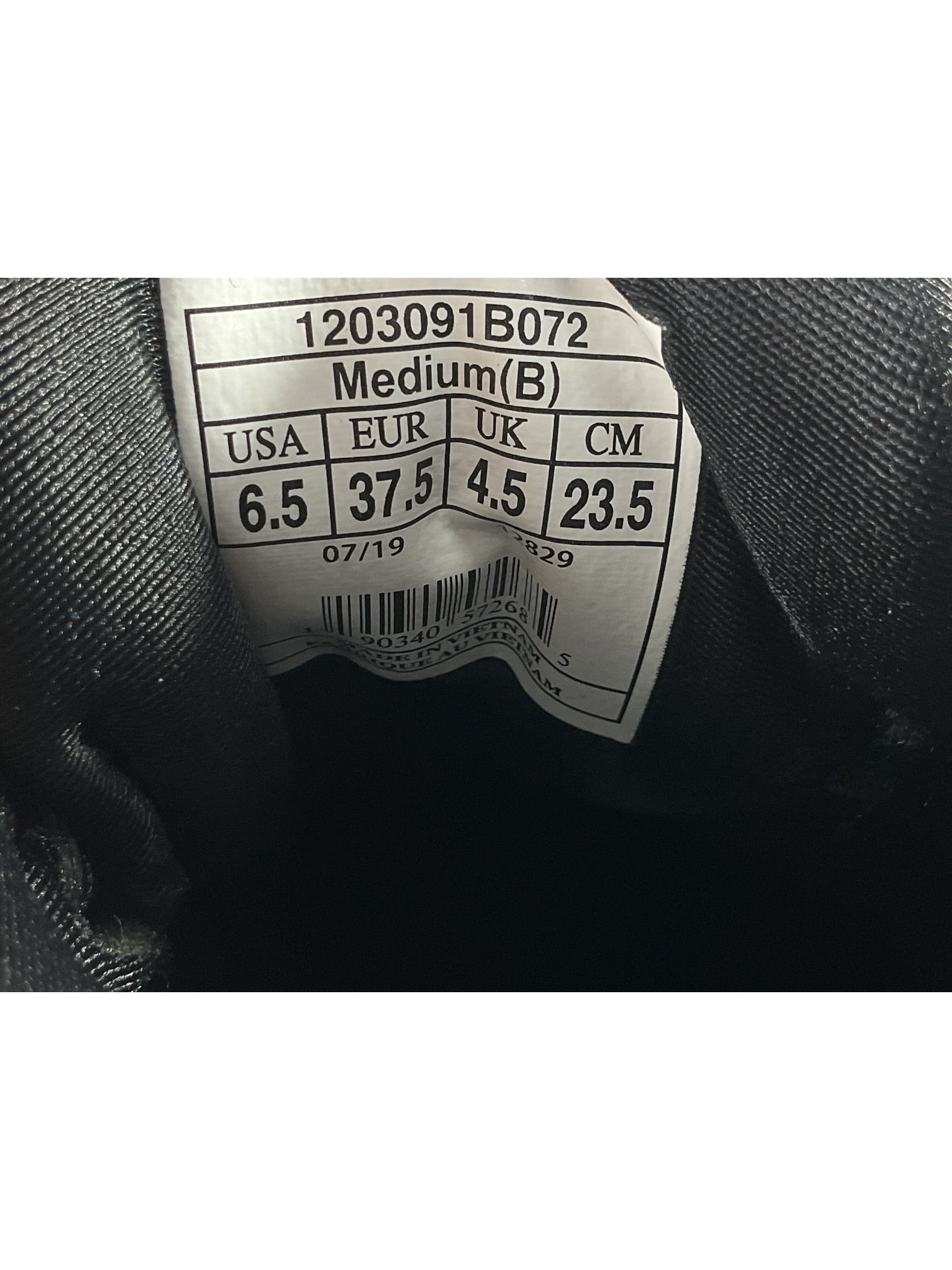 Tenis  6.5 (Brooks)