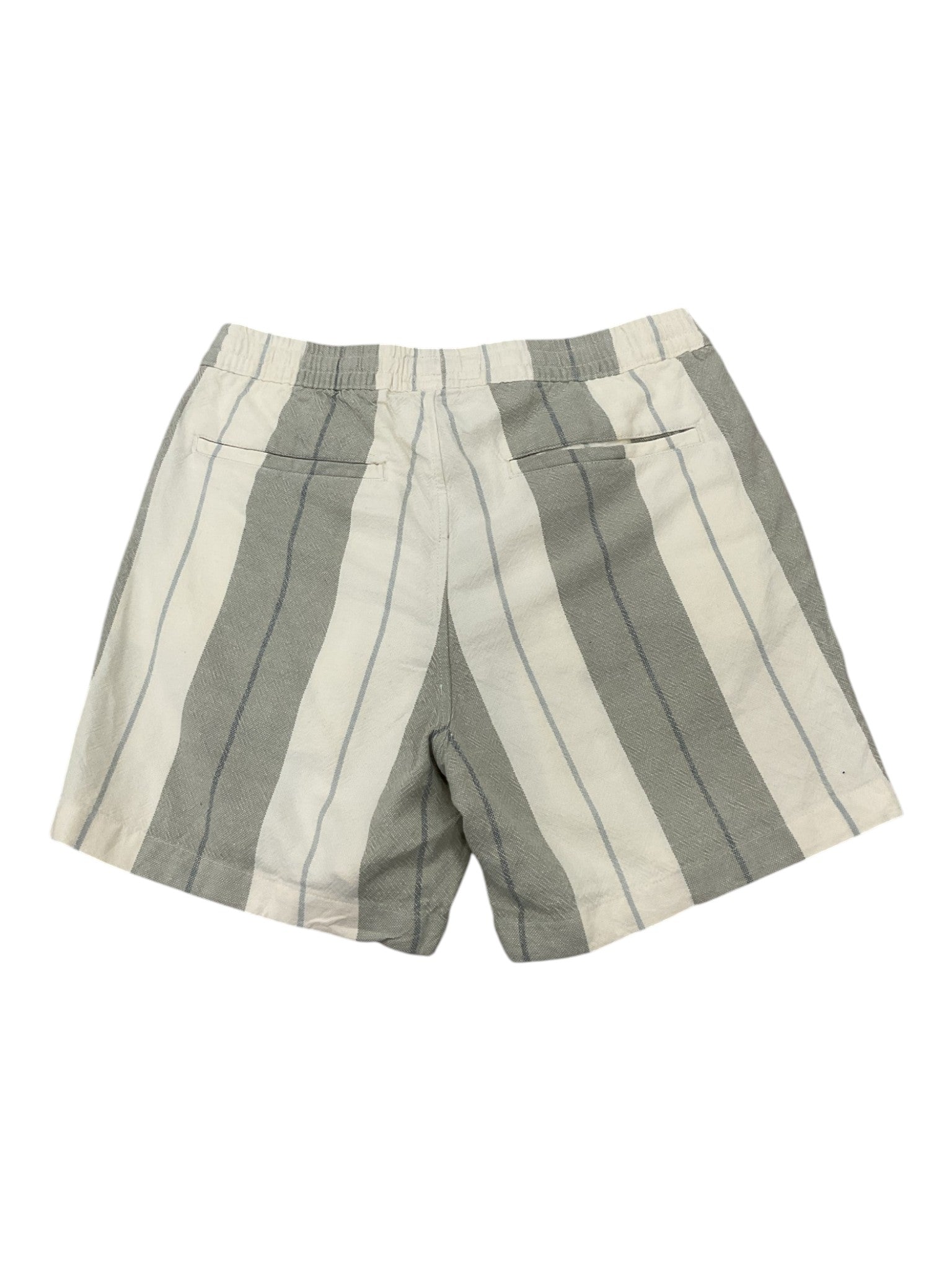 Short M (Abercrombie & Fitch)