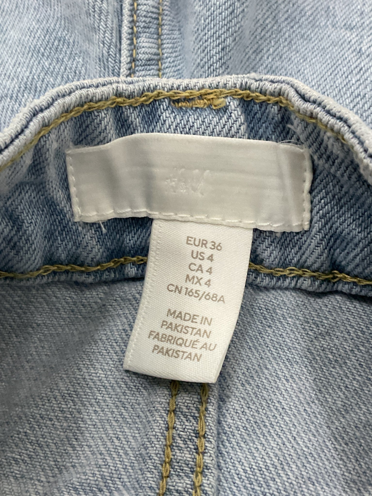 Short 4 (H&M)