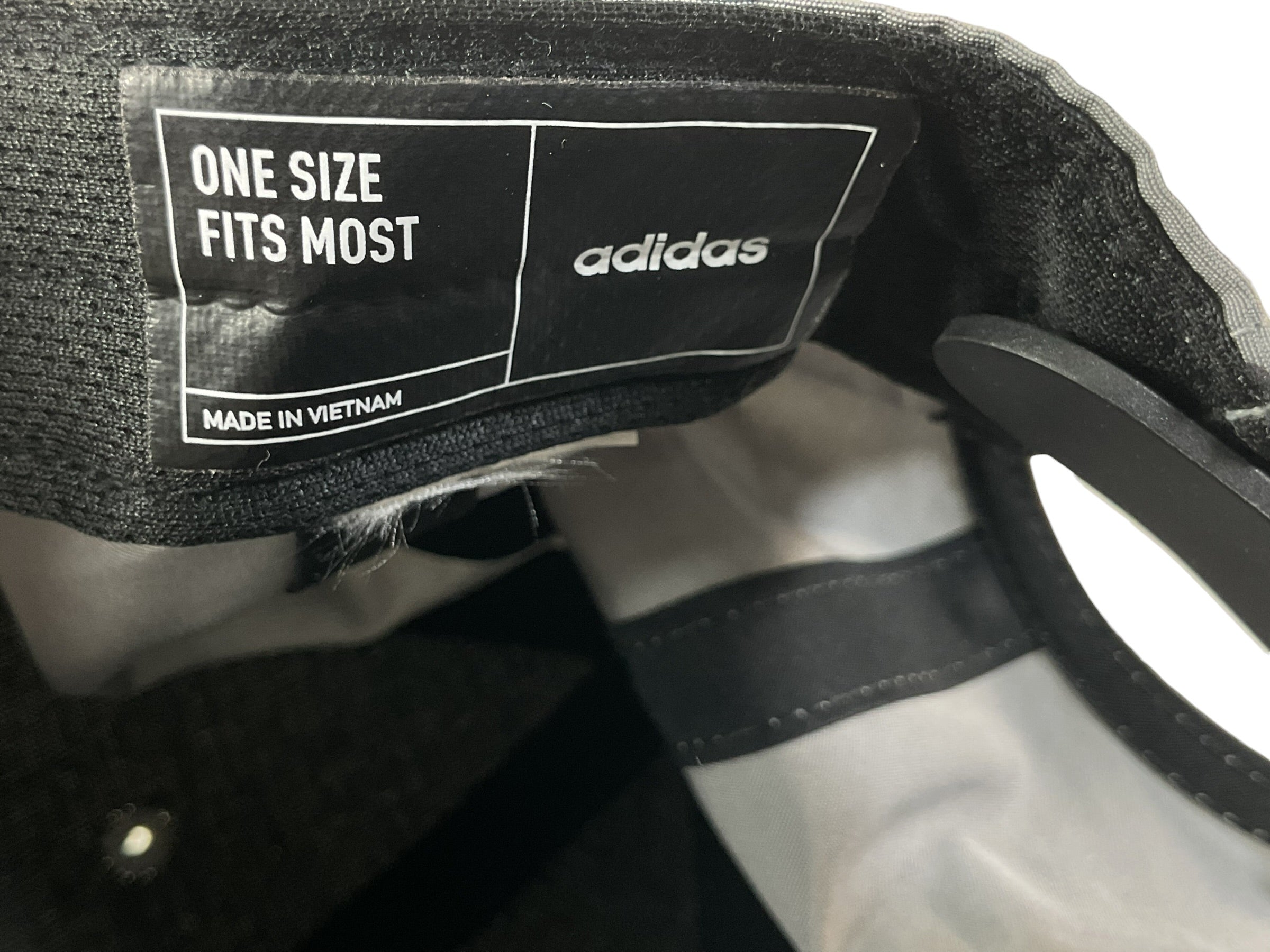 Gorra (adidas)