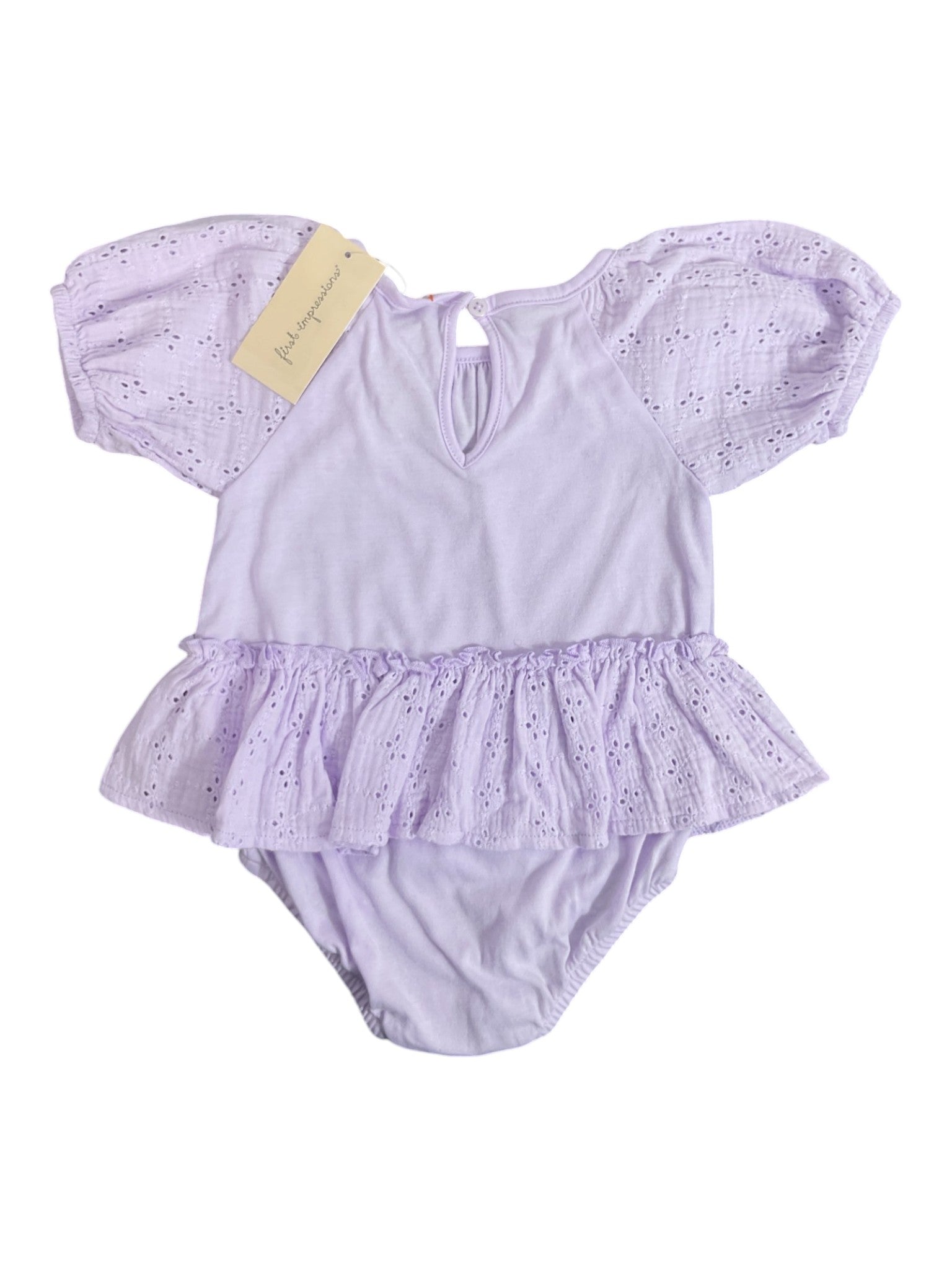 Traje de bebe 6-9M (First Impressions)
