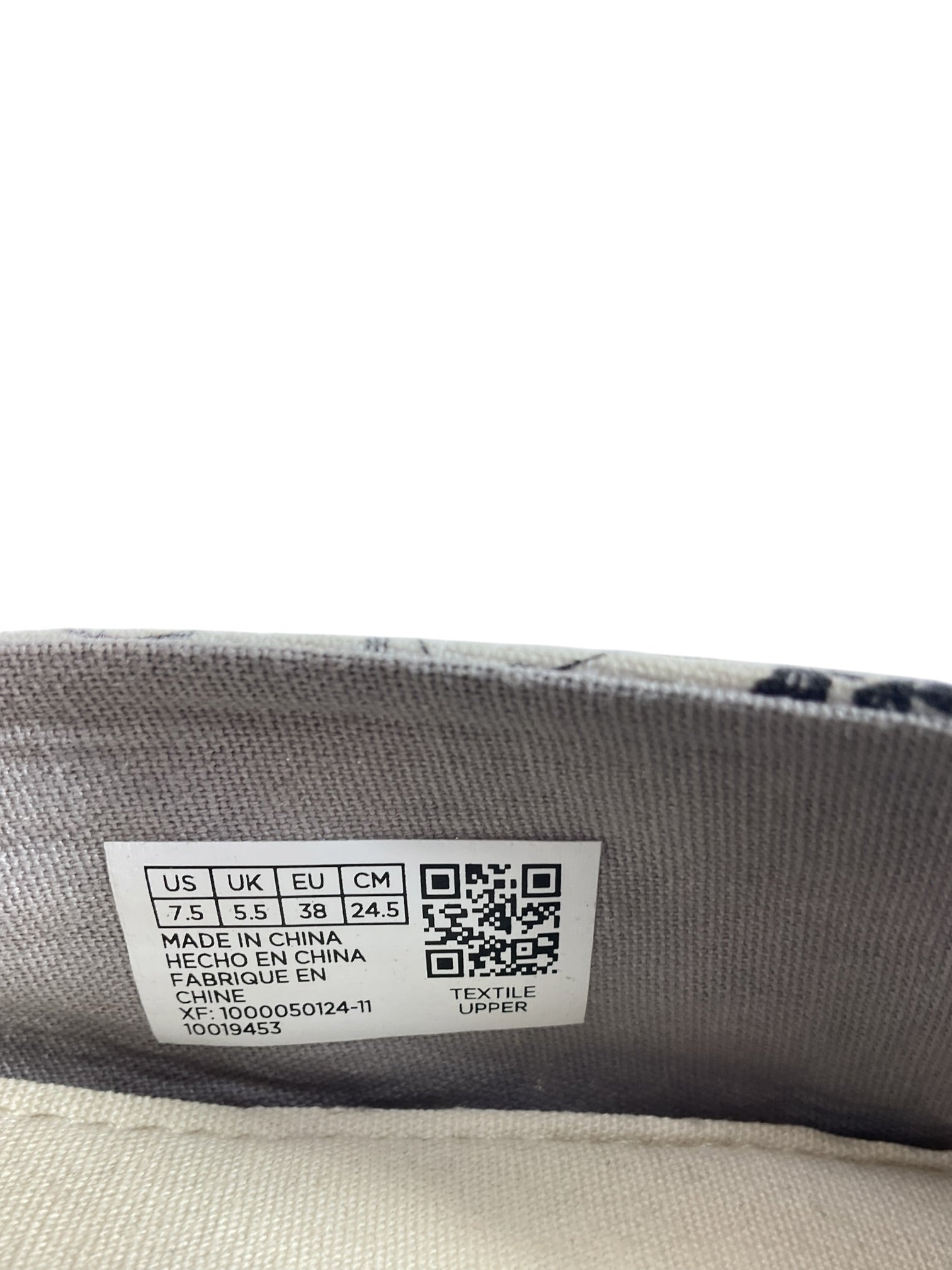 Zapato 7.5 (TOMS)