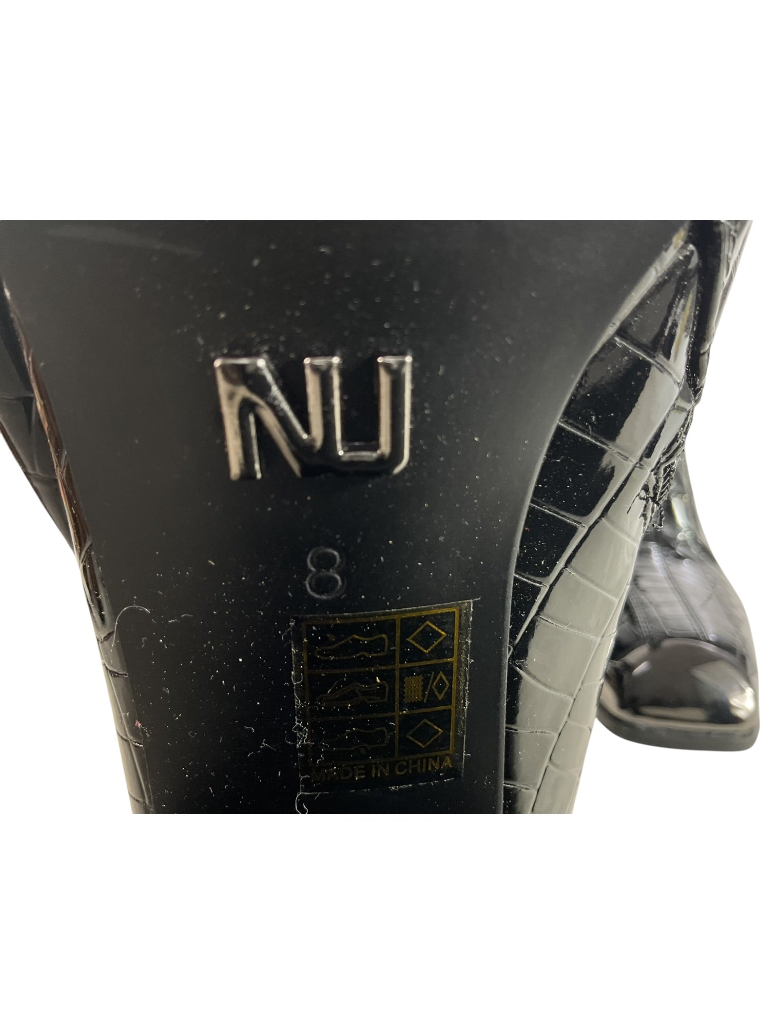 Bota 8 (NU)