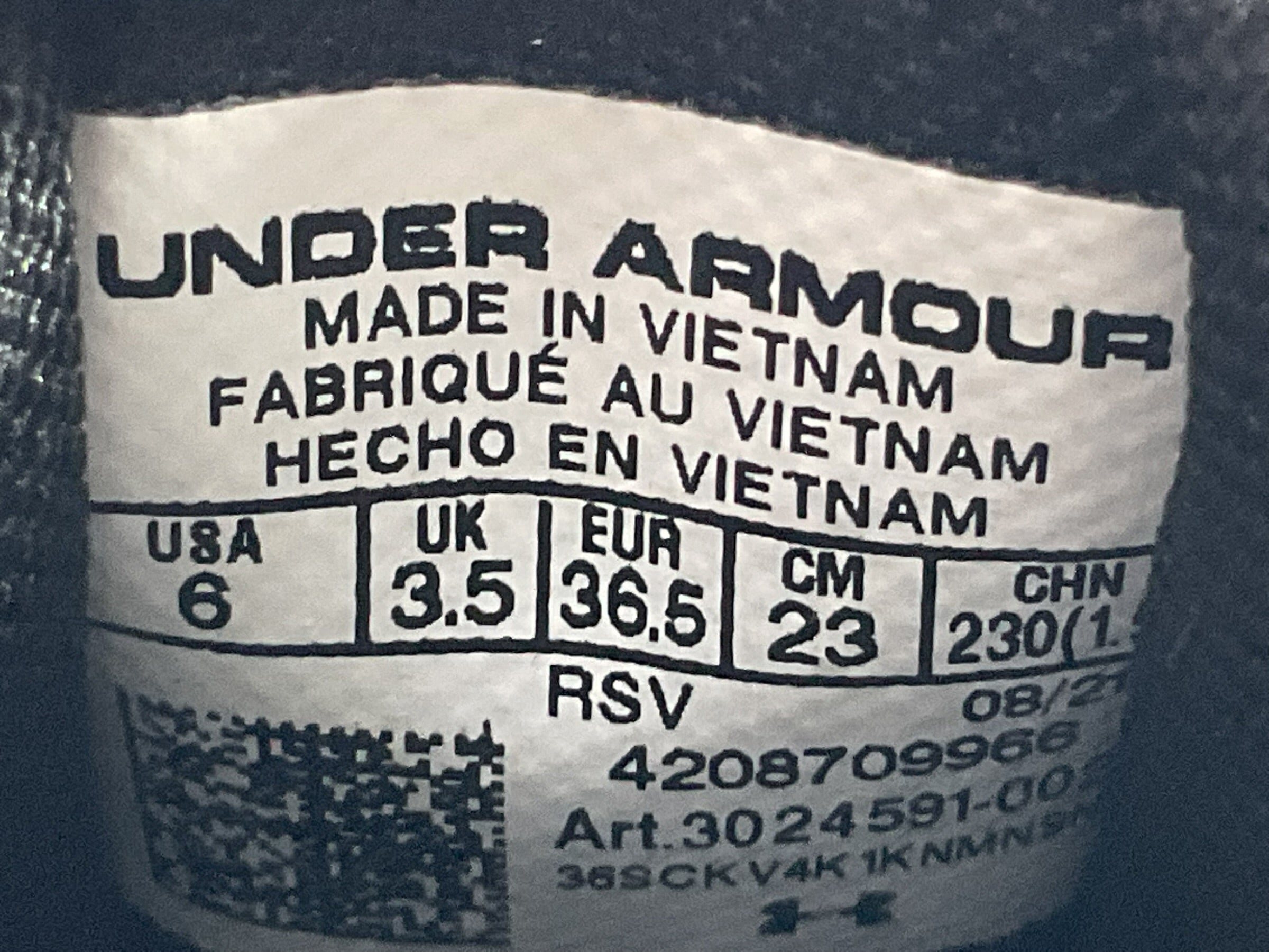 Tenis 6 (UNDER ARMOUR)