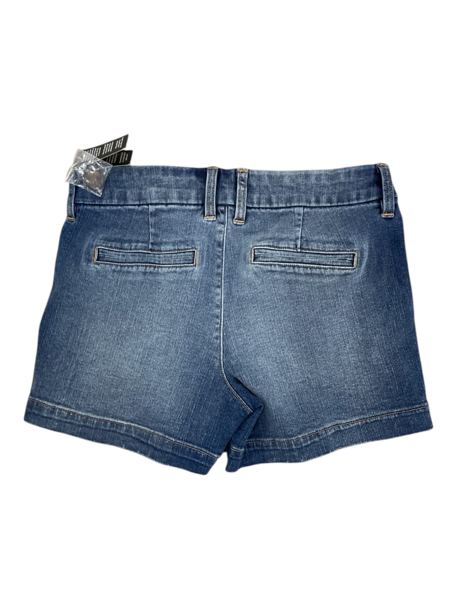 Short 3/26 (BCBG)
