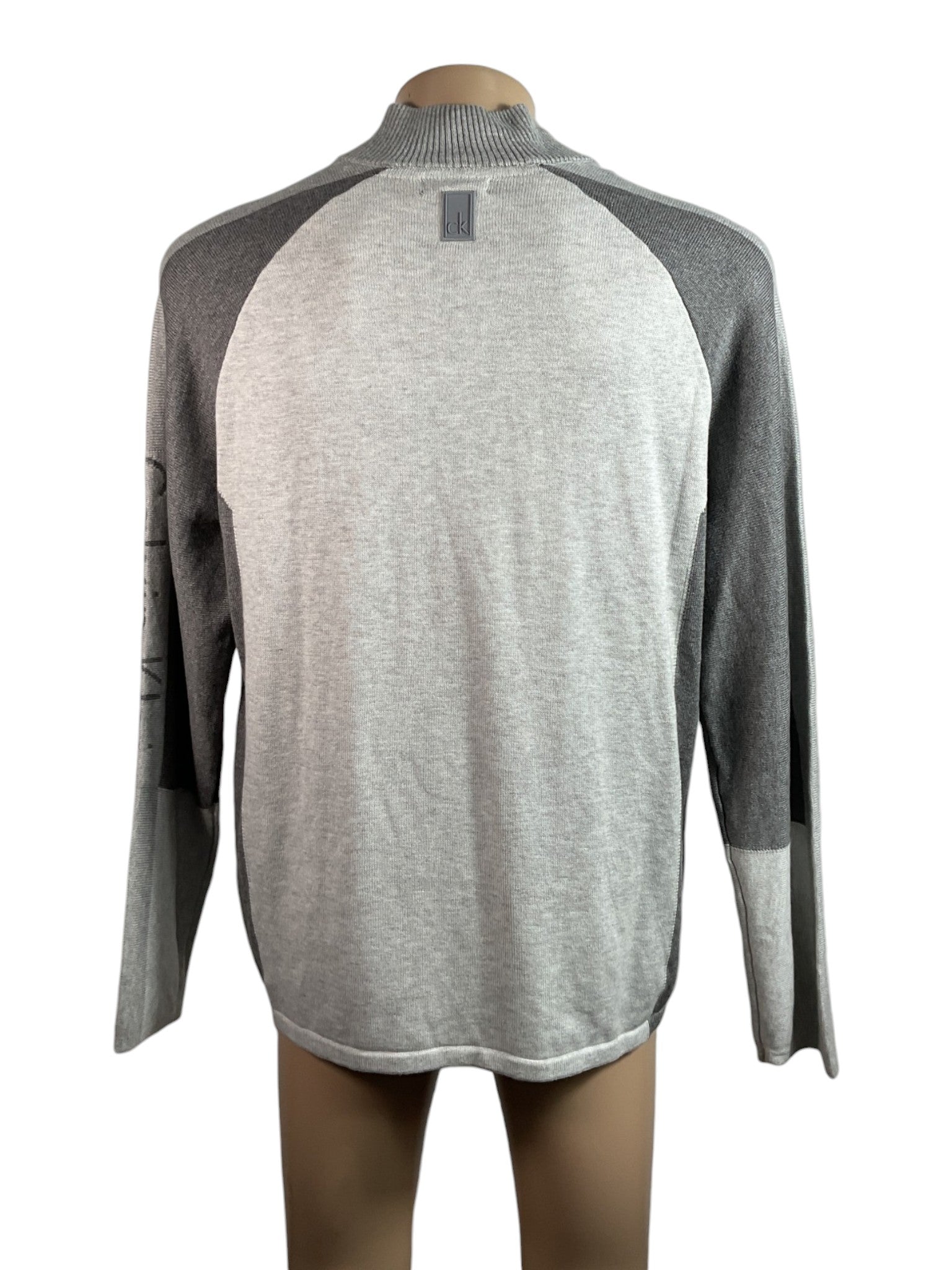Sueter XL (Calvin Klein)