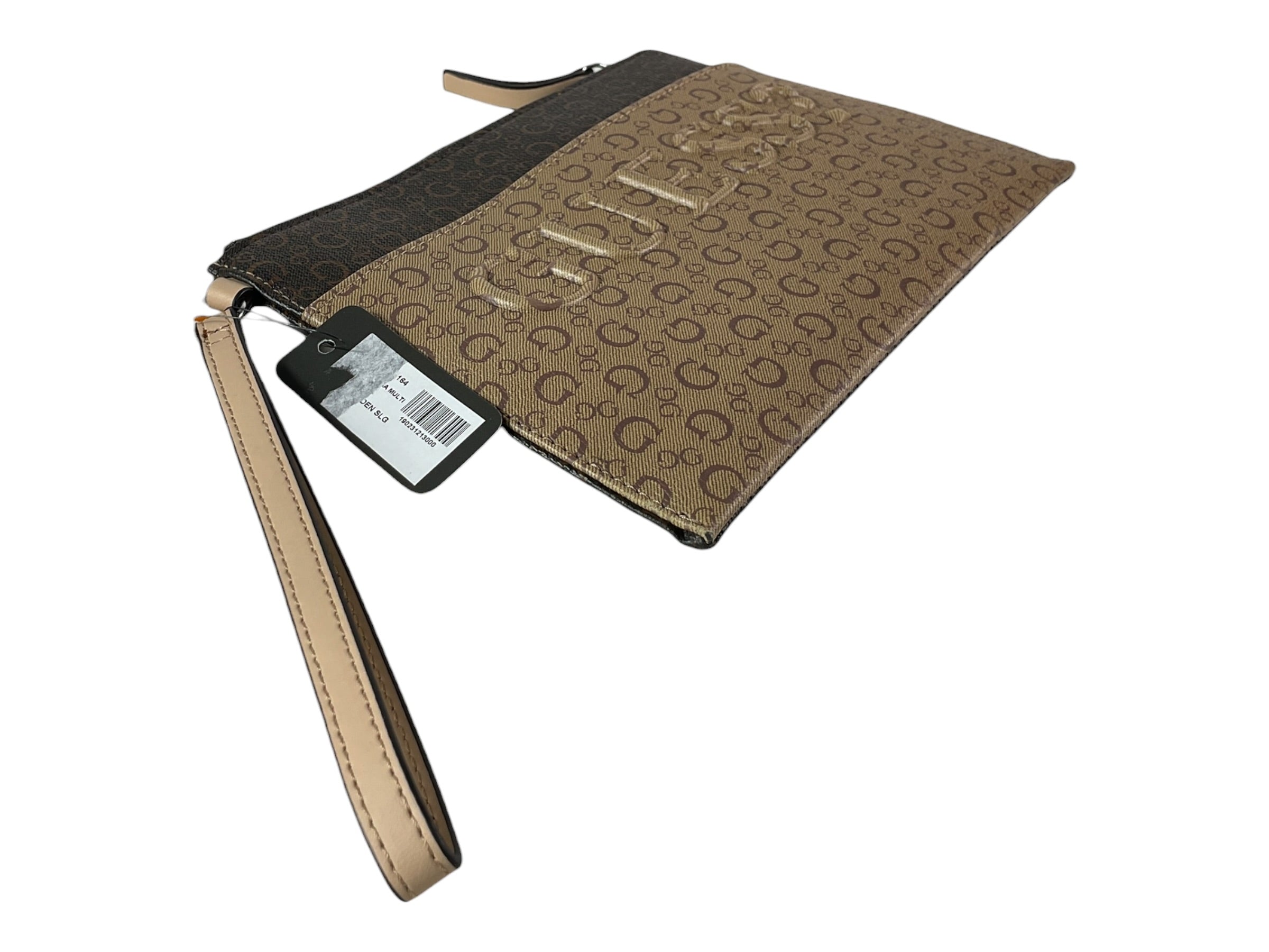 Clutch GUESS - vista frontal con logo en relieve