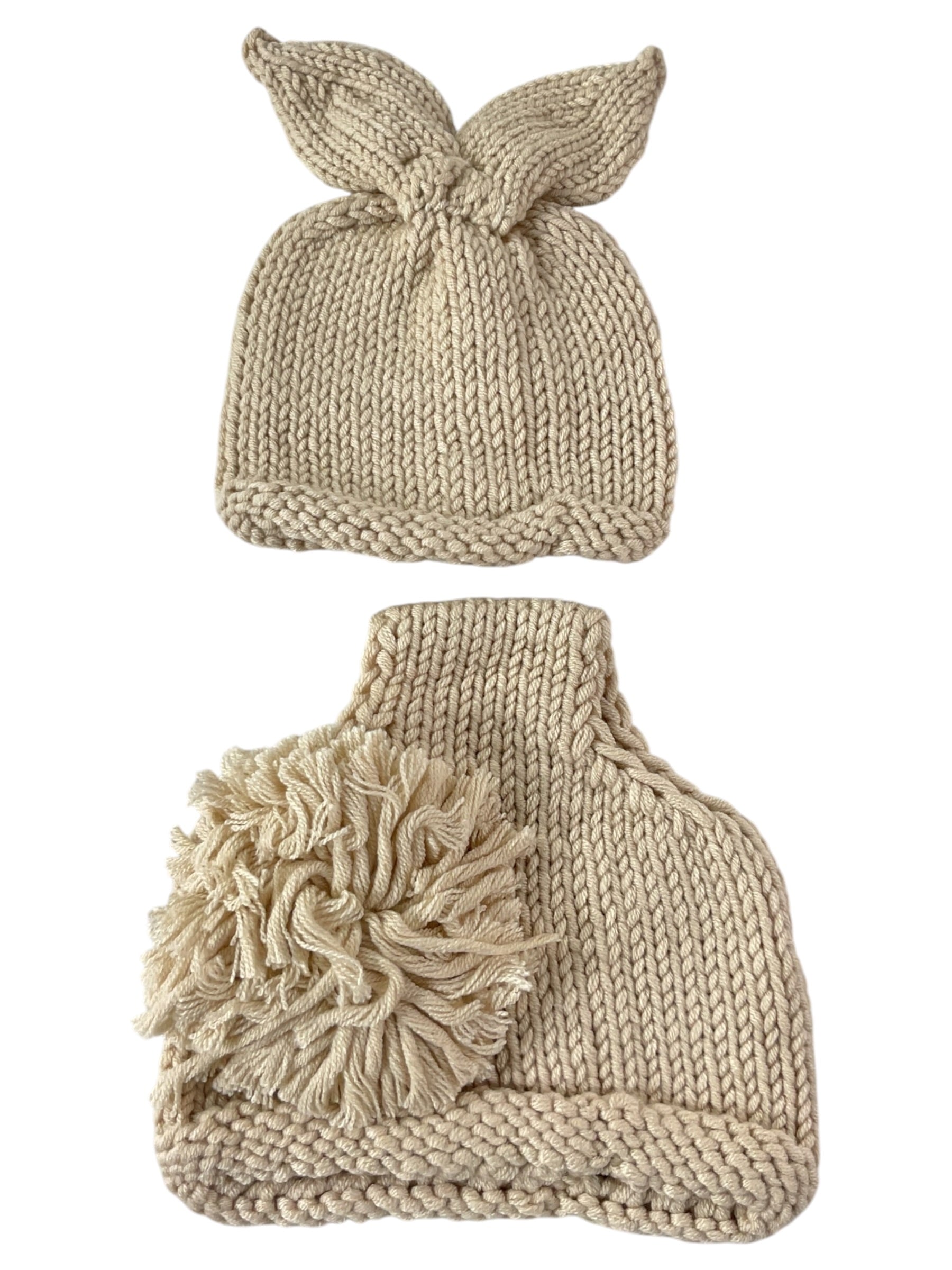 Gorros tejidos para bebé en color beige
